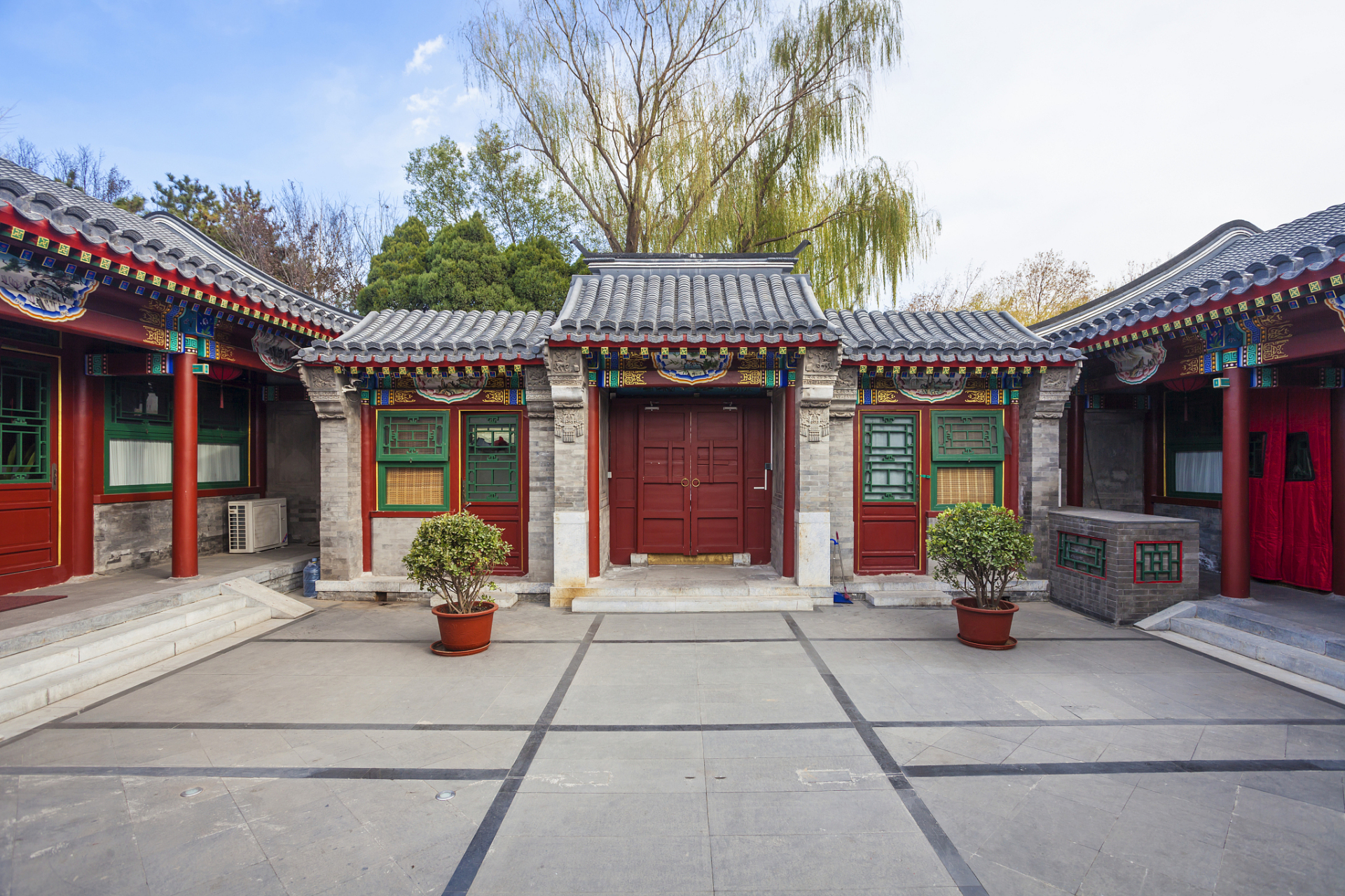 传承与焕新并存!北京300平四合院保护与开发之道引发热议!