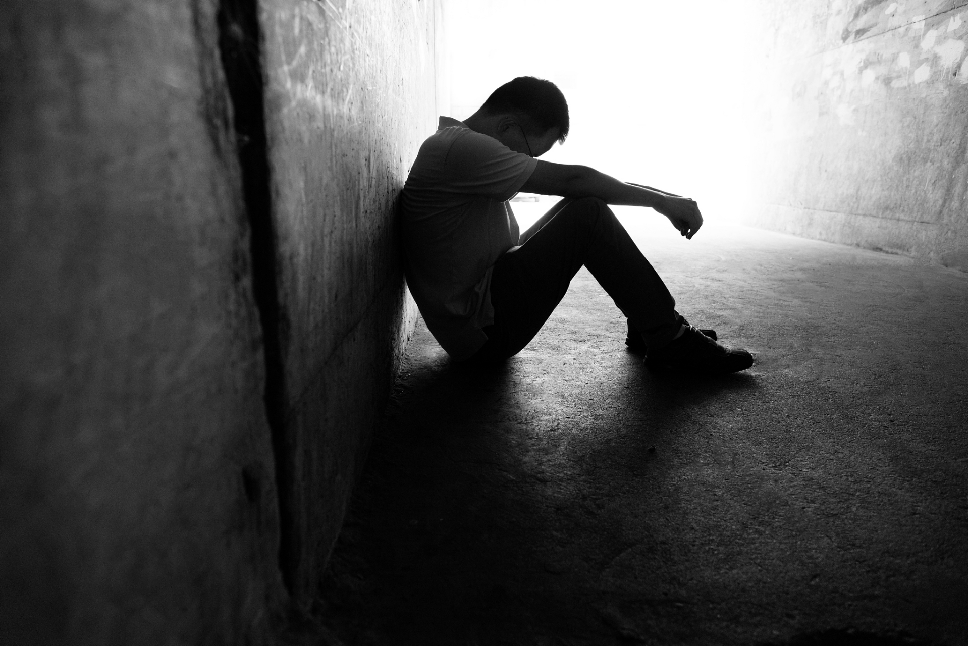 如果你感到被孤立了,那么你可能会感到很沮丧和无助