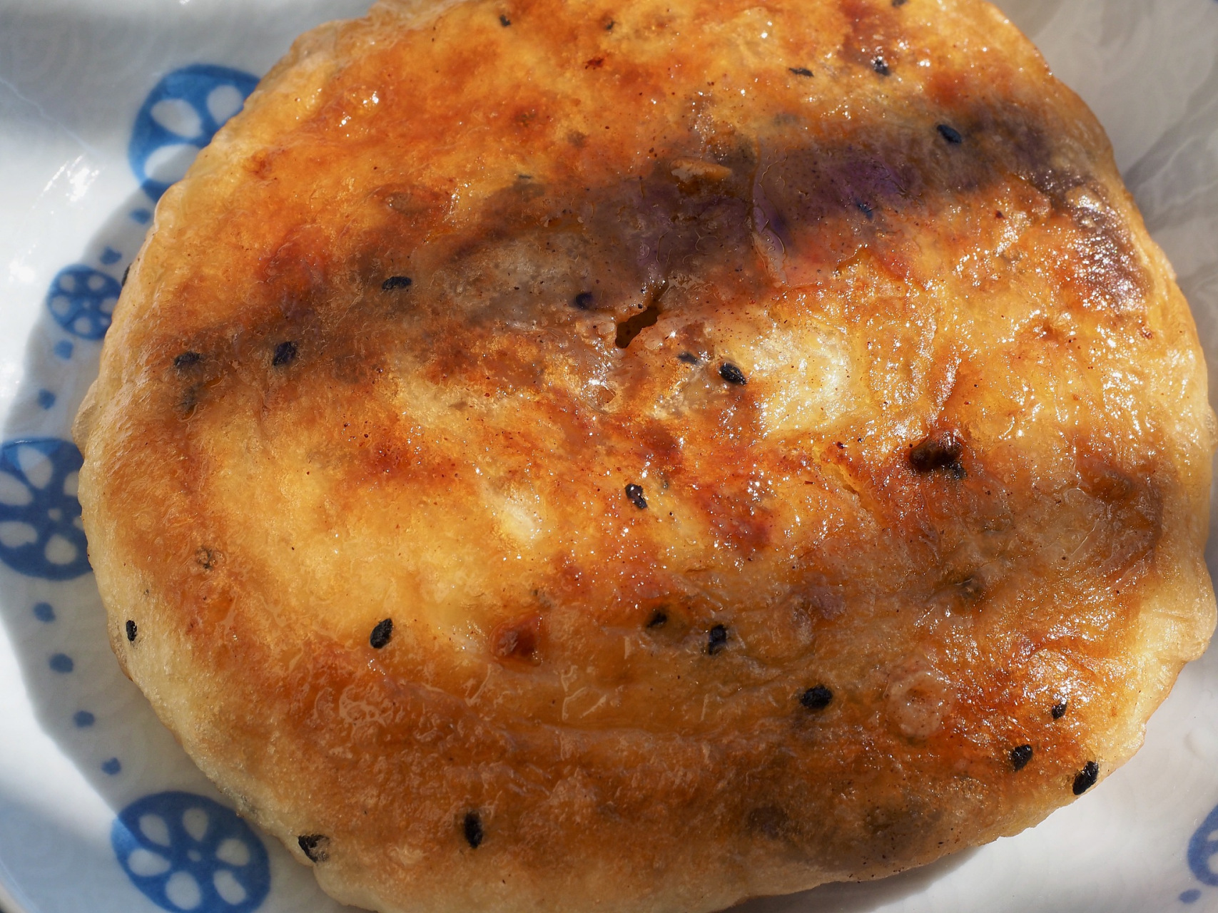 黄石港饼是湖北省黄石市的汉族传统名点之一,已有170多年的历史.