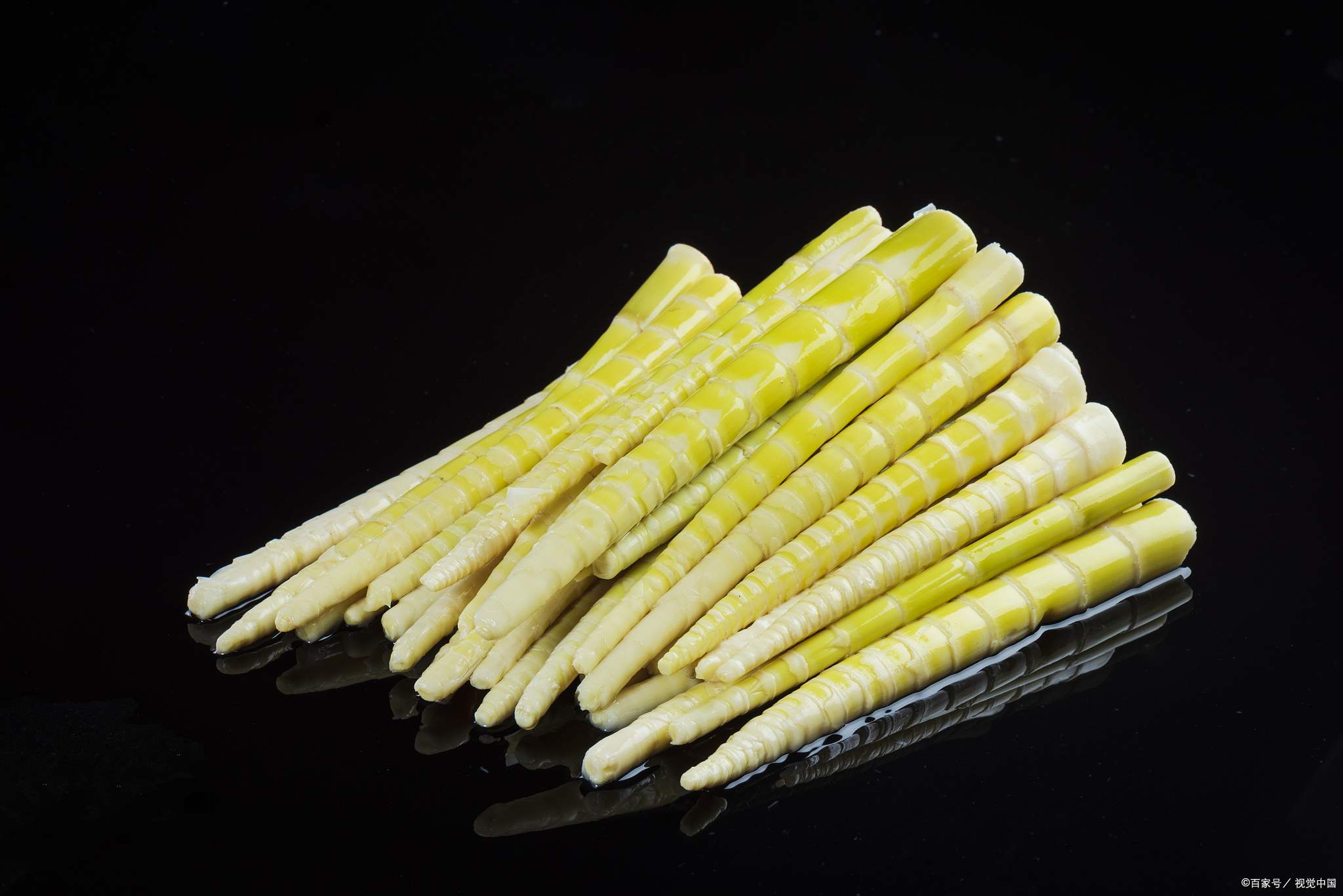 保存竹笋,这一看似简单的农事活动,实则蕴含了丰富的智慧与技巧.