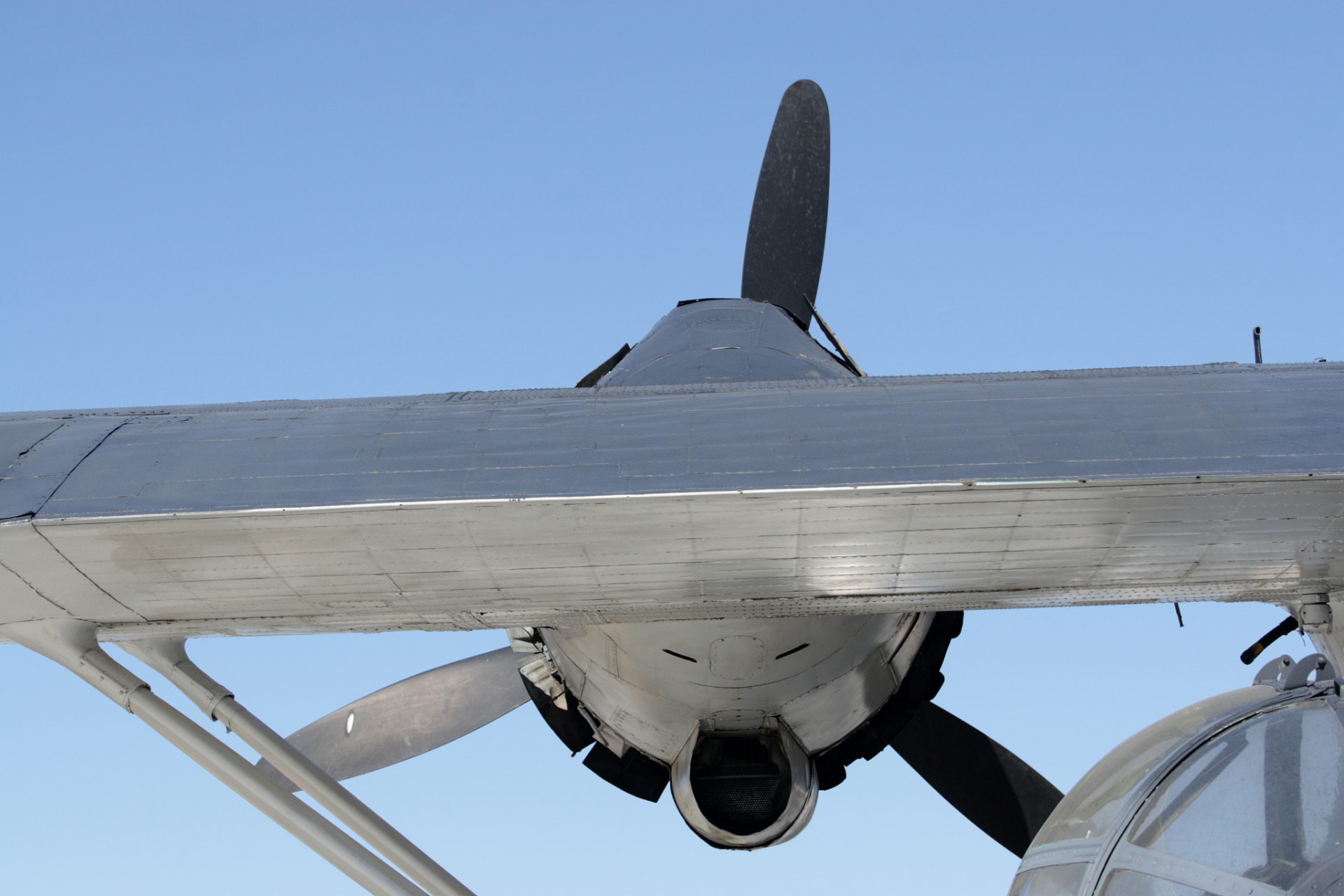 我国亚轨道轰炸机首飞成功!