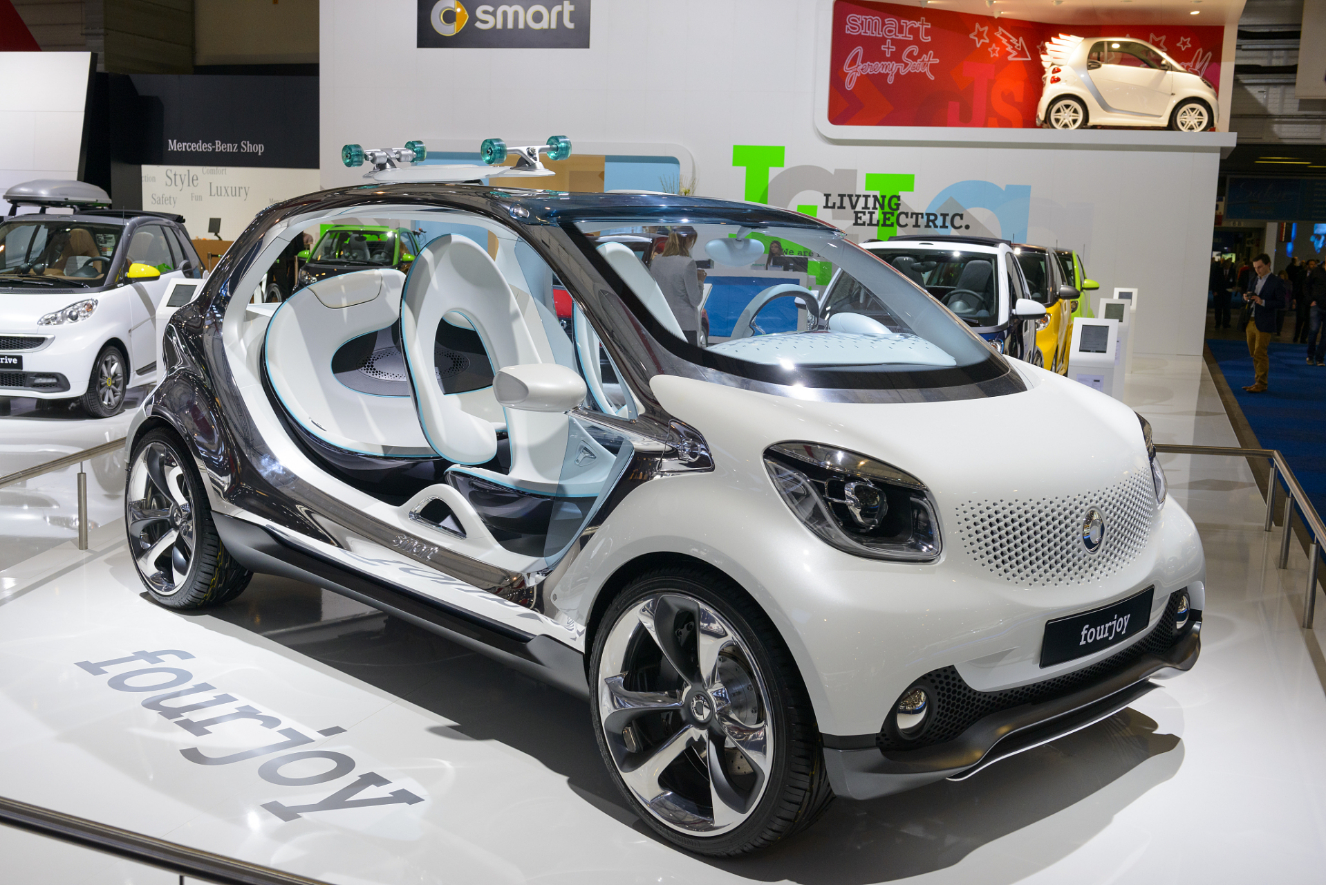 07 不得不提的smart fortwo,这款小巧玲珑的双门车,简直是年轻女性
