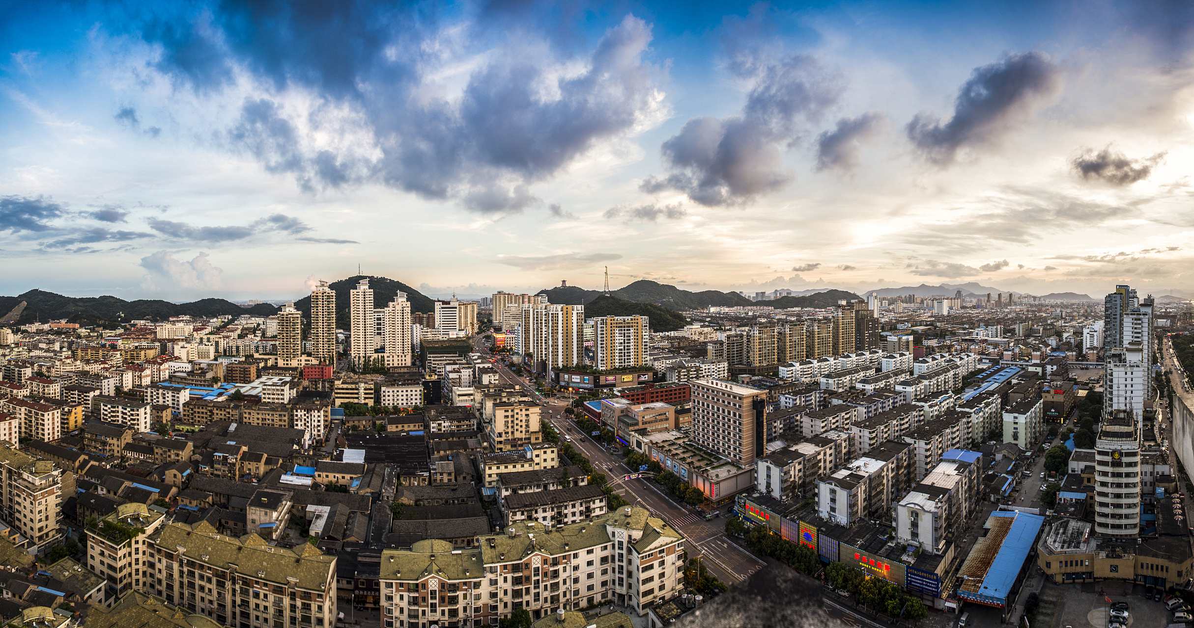 横州市,广西壮族自治区辖县级市,由南宁市代管,位于广西东南部,南宁市