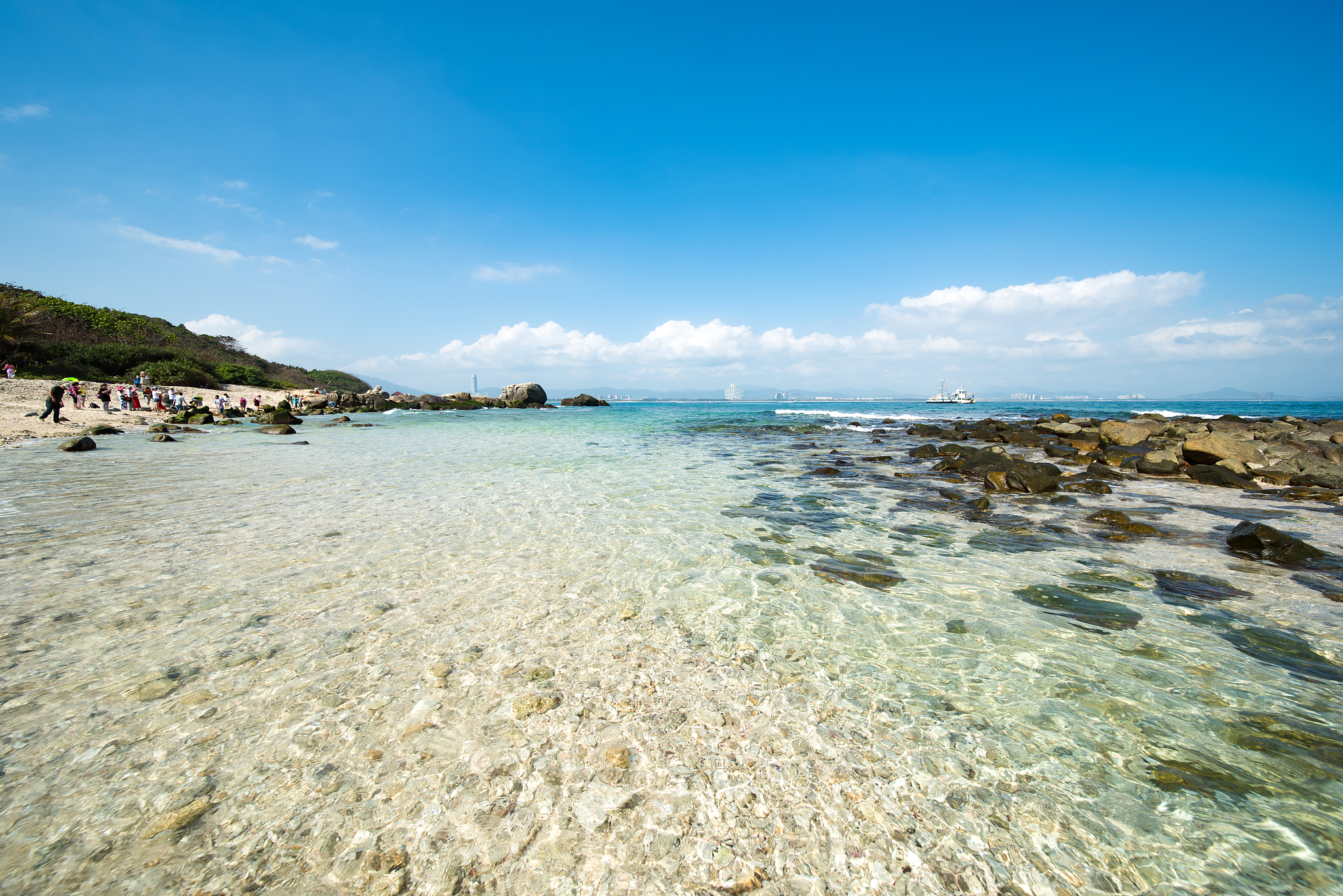 夏日来我的家乡玩一圈,北海涠洲岛定能让你沉醉于那片蔚蓝与翠绿交织