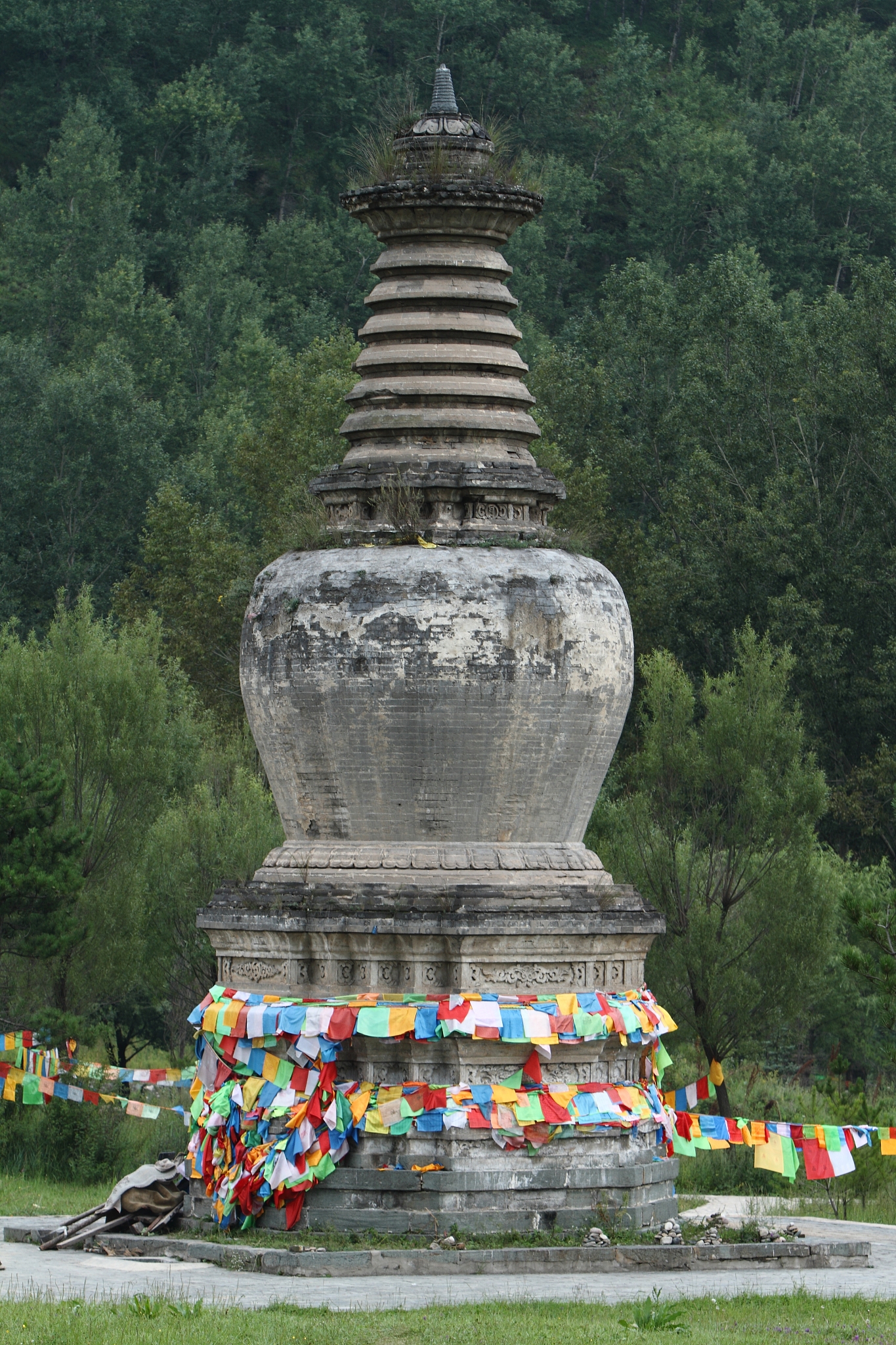 甘肃武威白塔寺,藏传佛教塔林诉说着什么历史?