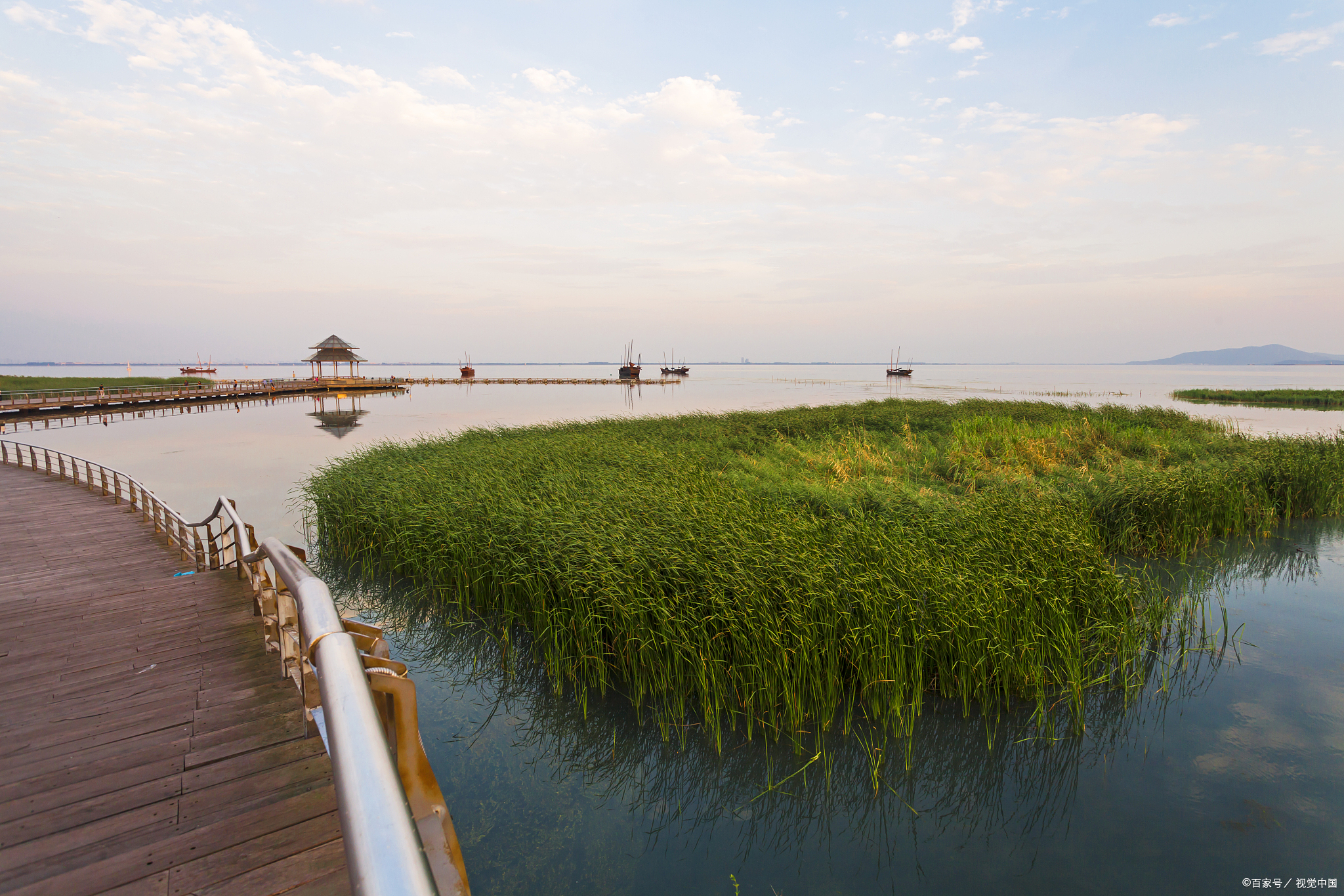 江苏省第三大淡水湖,沿岸保存着许多历史文化遗址和古建筑