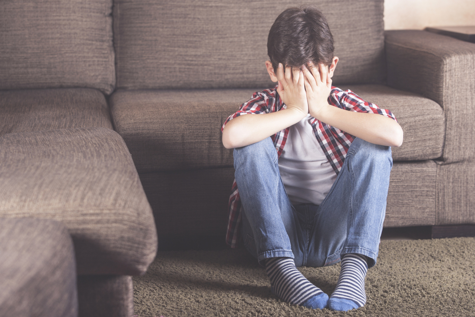 小孩子也会有"青少年"焦虑  "青少年焦虑",通常指的是在青春期(大约10