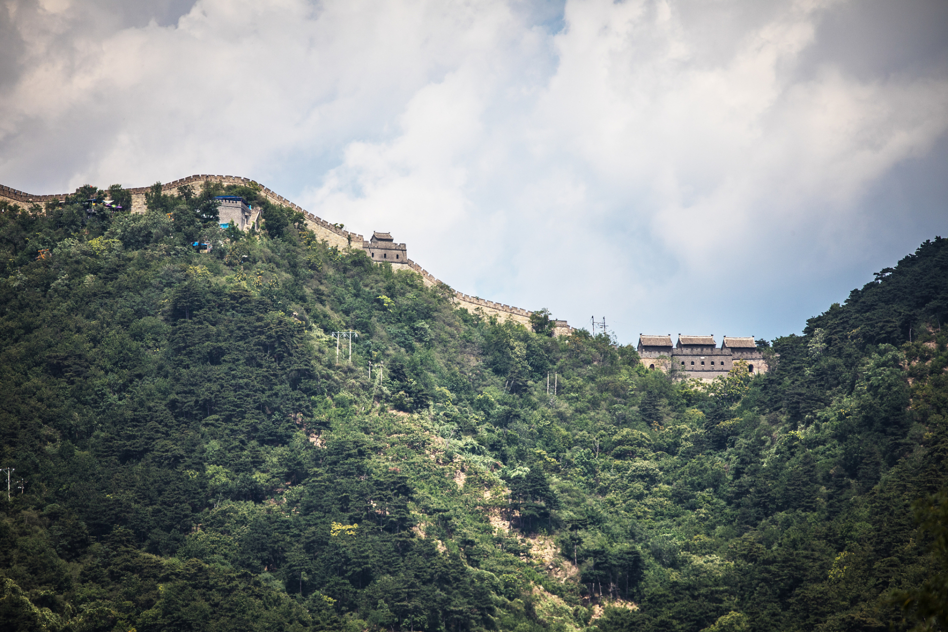 文旅热点速报 探索玉皇山,畅游端午假期与夏日乐活 简介:玉皇山