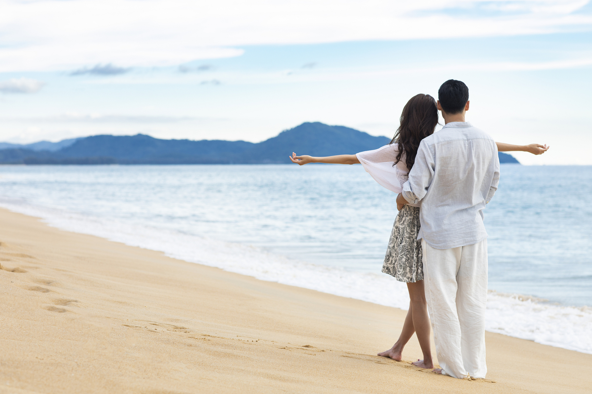 将爱情进行到底  一千年一万年 只是虚无缥缈的概念 我只愿 在有生之