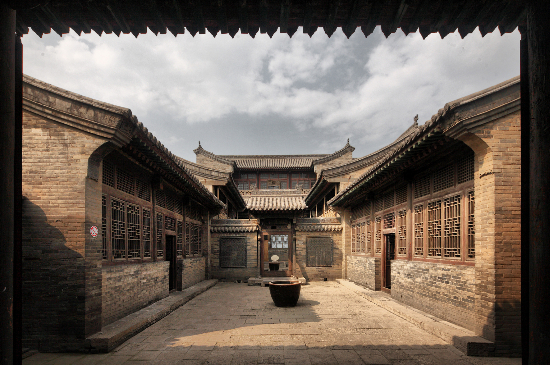 晋中王家大院,位于中国山西省晋中市,是明清时期民居建筑的杰出代表