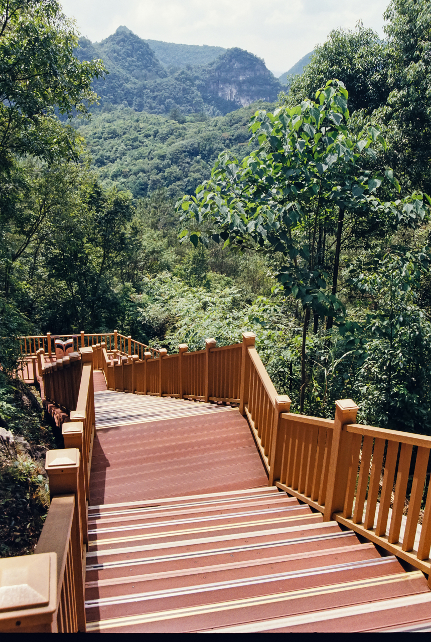 夏日闪光旅行家# 平塘天眼,即500米口径球面射电望远镜(fast),是世界