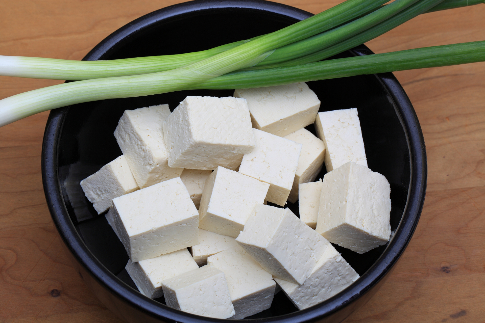 可以制作出口感鲜嫩,味道清淡的白水煮豆腐