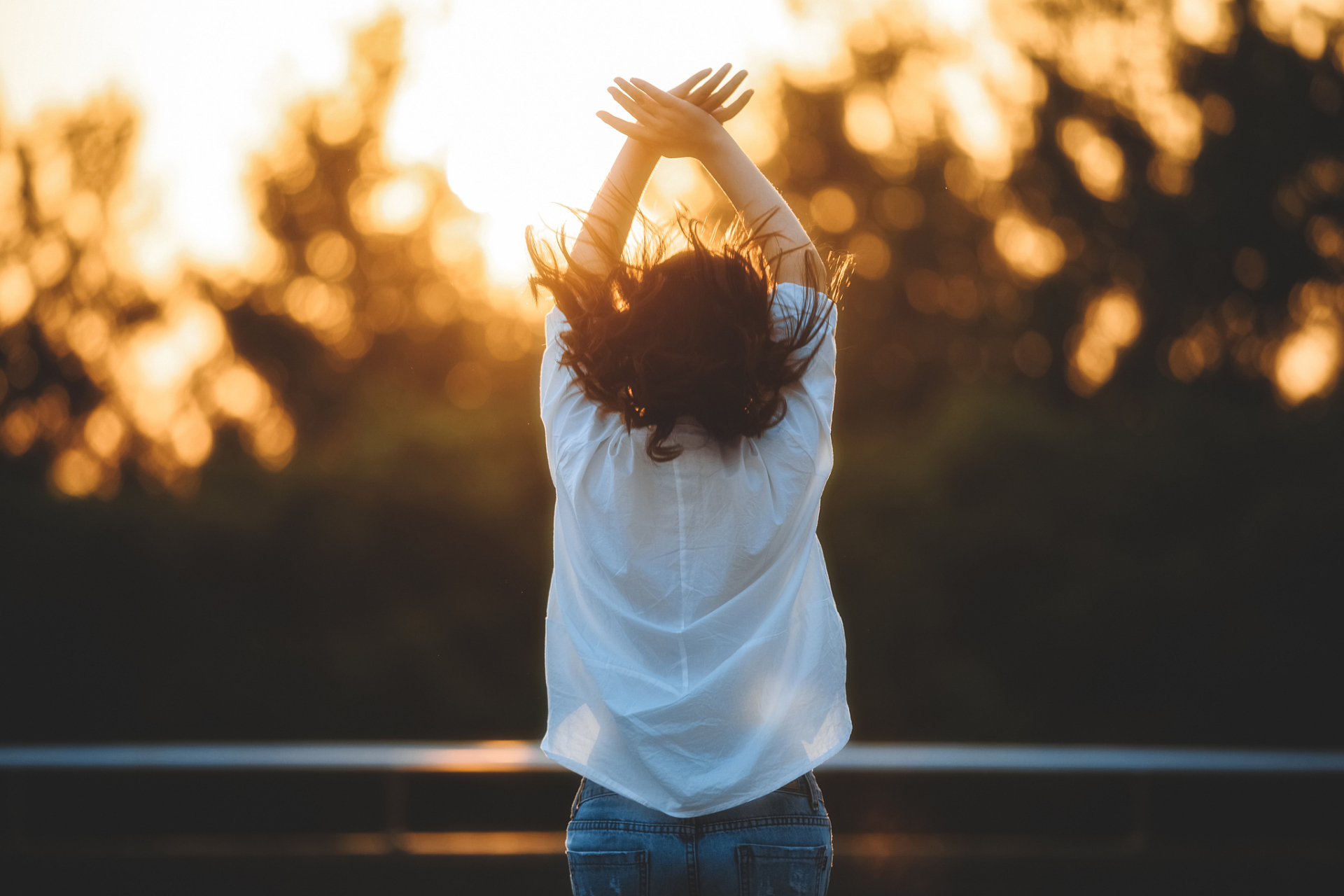 请停止精神内耗#  有时候, 我们会比自己想象中坚强, 一个人有过咸膊