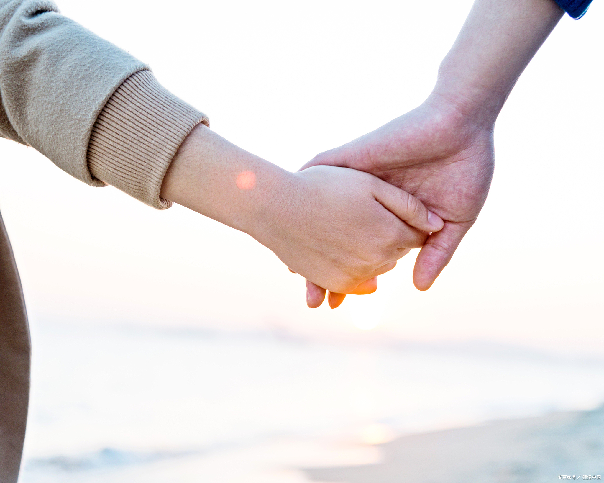 妻子做30年"扶弟魔",儿子结婚时小舅子送的贺礼让我消除了怨气