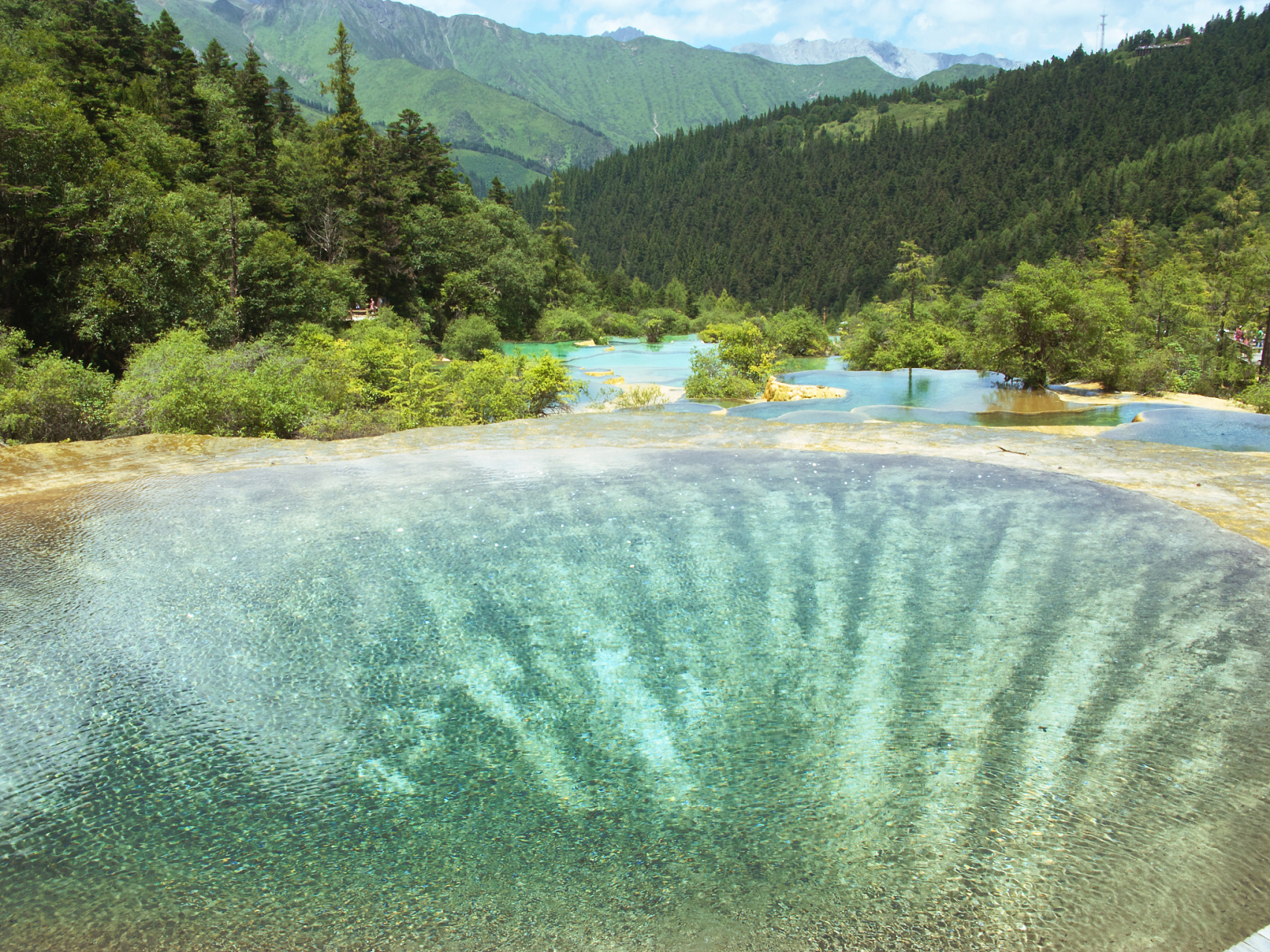 黄龙风景名胜区(黄龙景区)2023年5月,被文化和旅游部列入10条长江主题