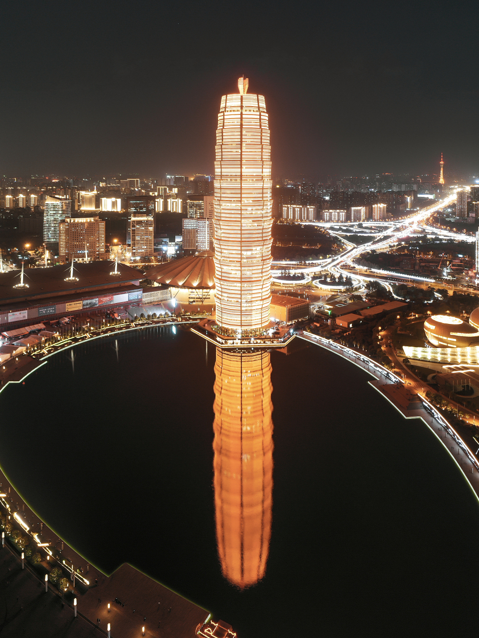 郑州前10高楼排行榜: 1,郑州金鹰世界高399米 2,中原福塔高388米 3