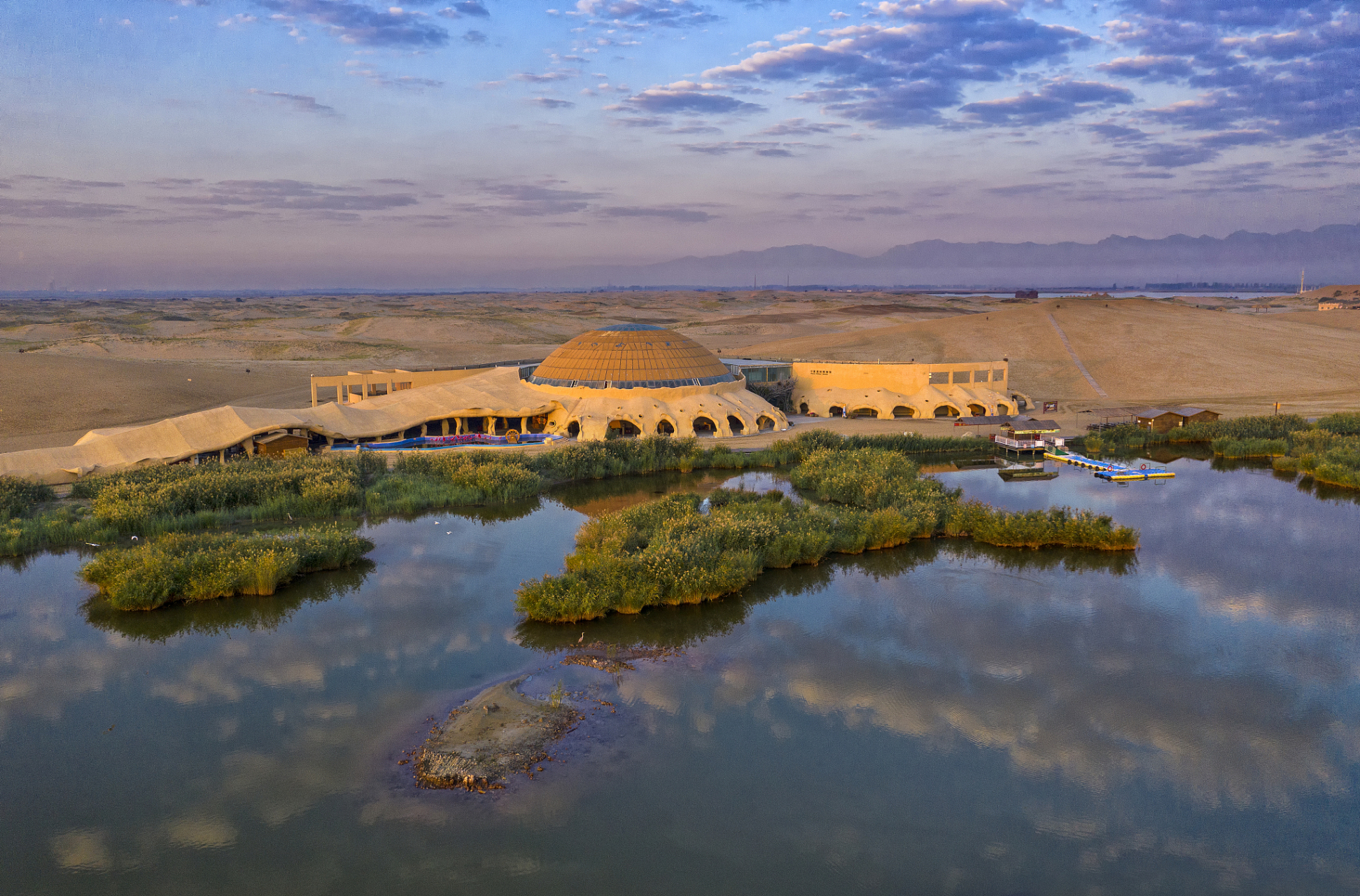 宁夏回族自治区国家5a级旅游景区4家: 沙湖,沙坡头,镇北堡西部影城