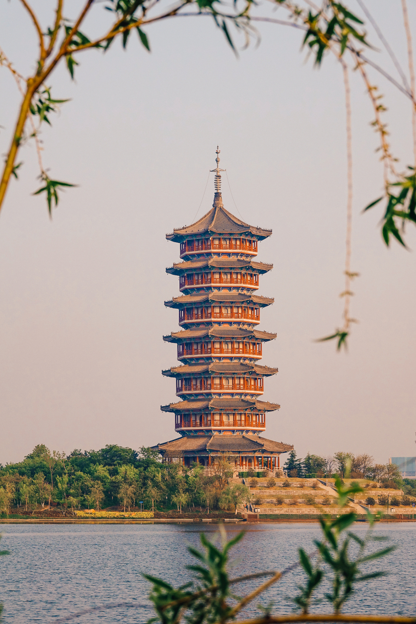 嘿,小伙伴们,我今天来跟大家分享一个我亲自去过的超赞景点——南昌