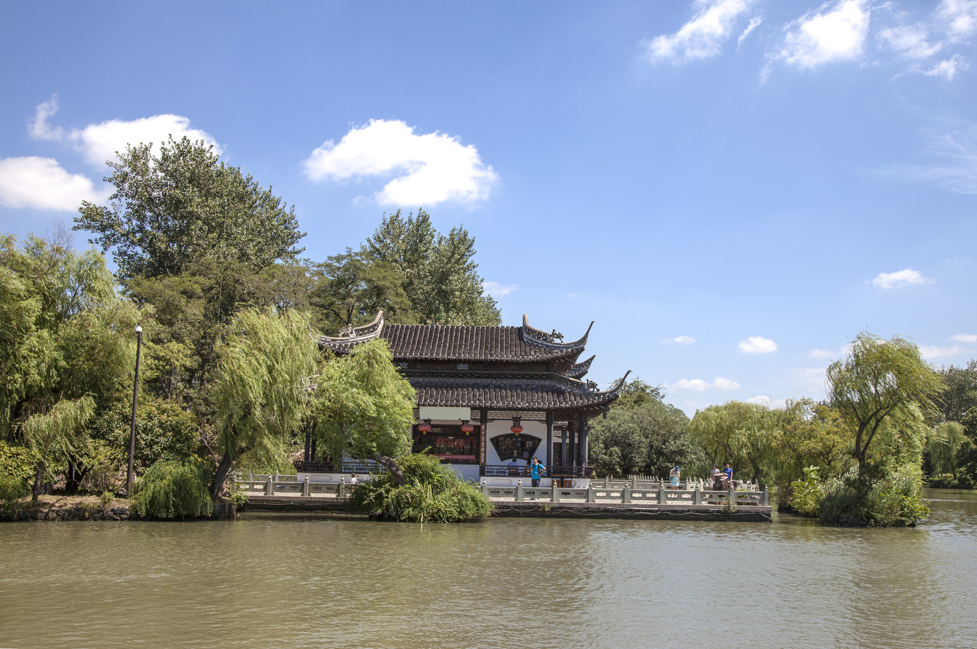 莫愁湖景区内汇聚了众多令人陶醉的景点.