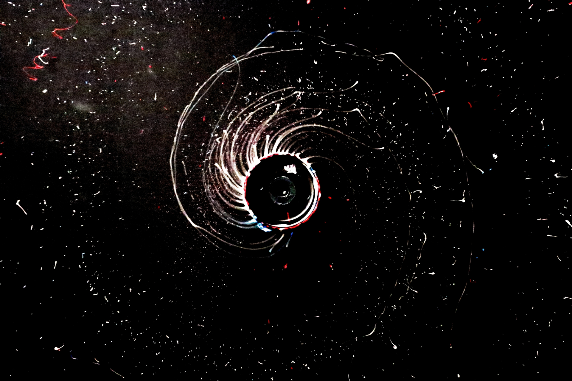 夸克星: 极端条件下的新型恒星,由夸克物质组成