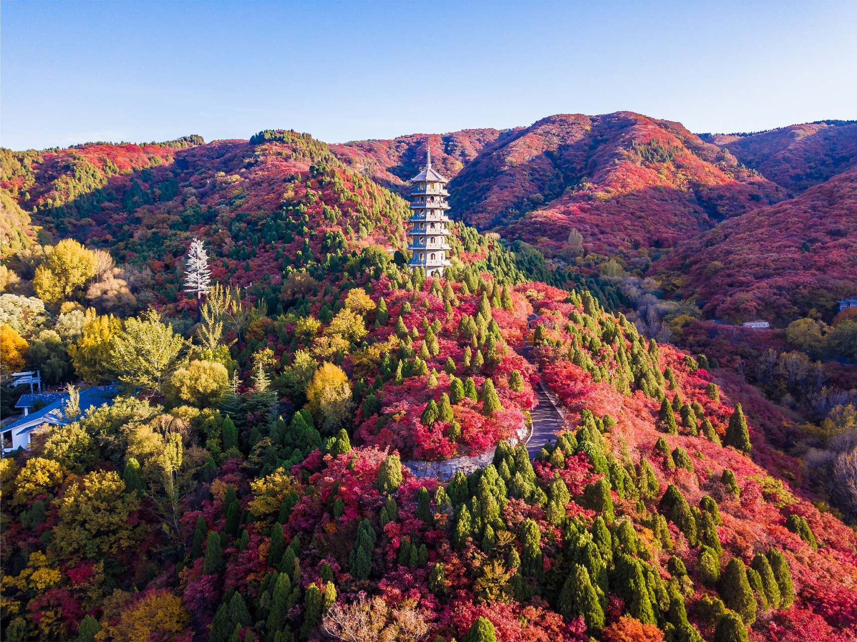【推荐天数】 建议安排2-3天的行程,充分享受徒步的乐趣,并确保有