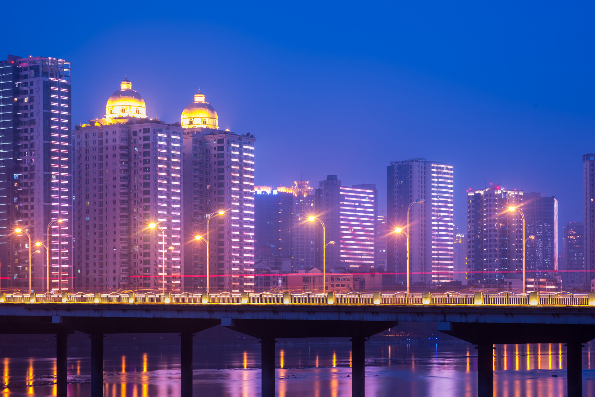 美好辽宁欢迎您# 本溪的夜景 #振兴新突破辽宁杠杠滴# 非常的有髁力