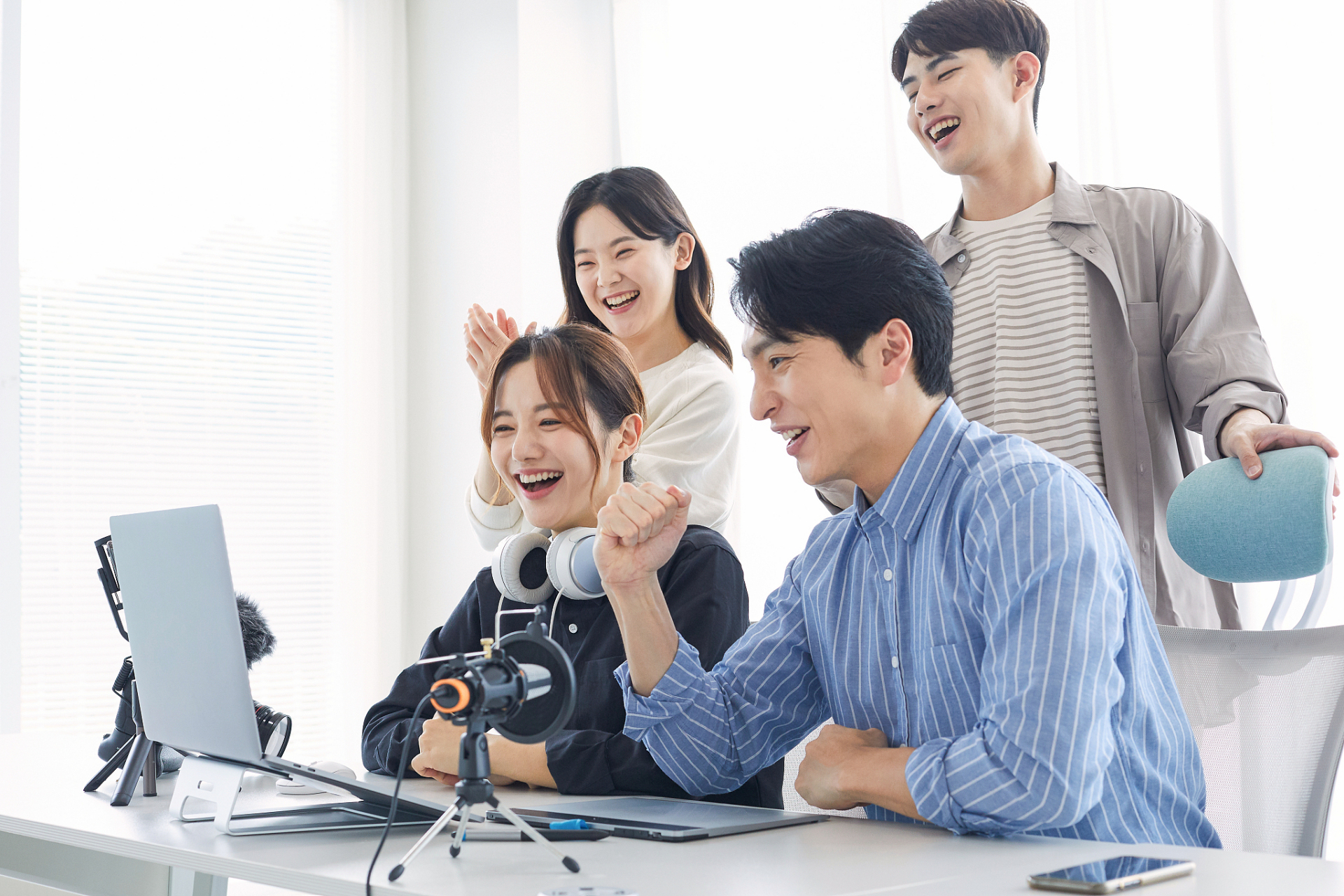 大学生团队合作:携手并进,共创辉煌  身为大学生,我深知团队合作的