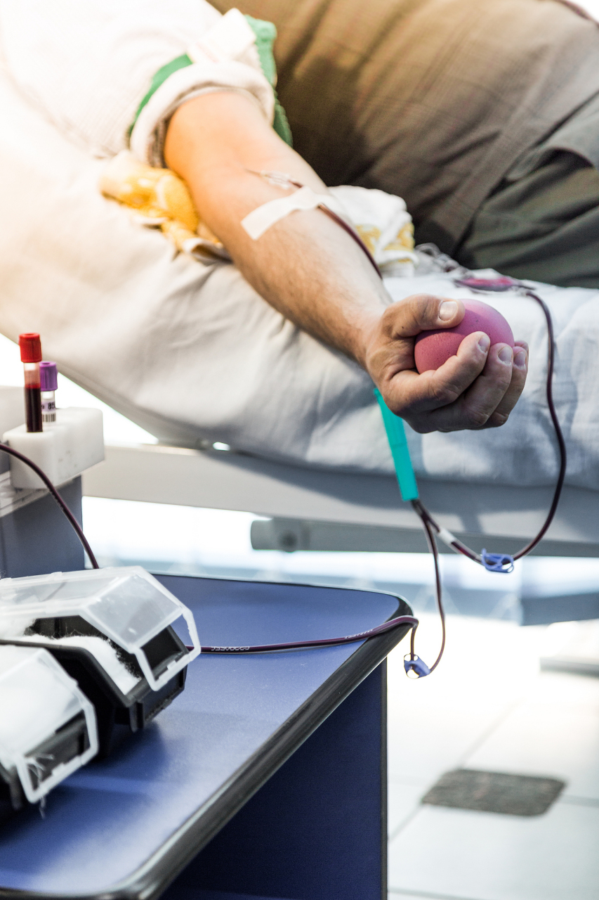 血液透析患者"导管"日常维护注意事项:【仅供参考】   1,上下机时戴好