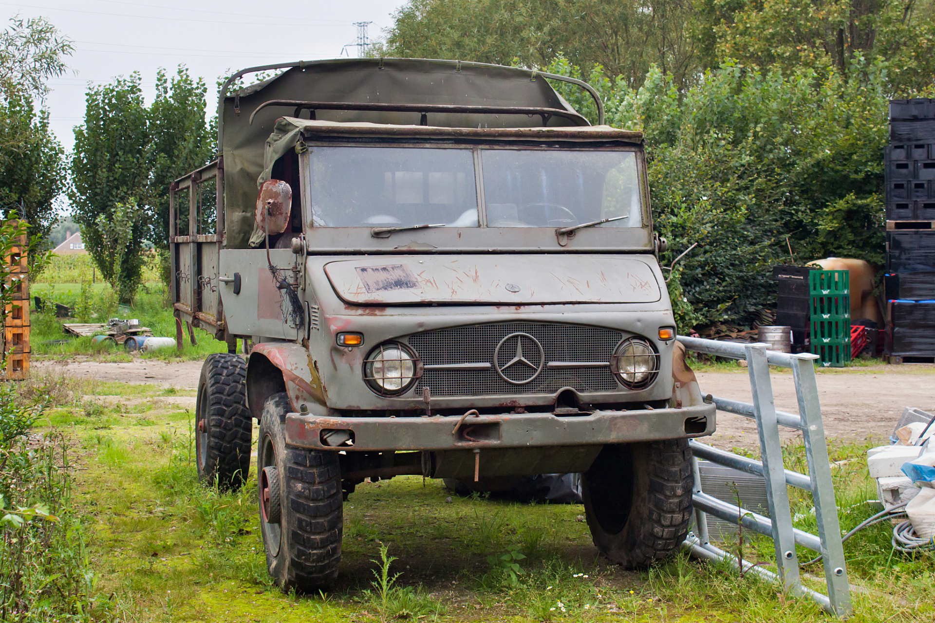德国奔驰军用越野卡车图片