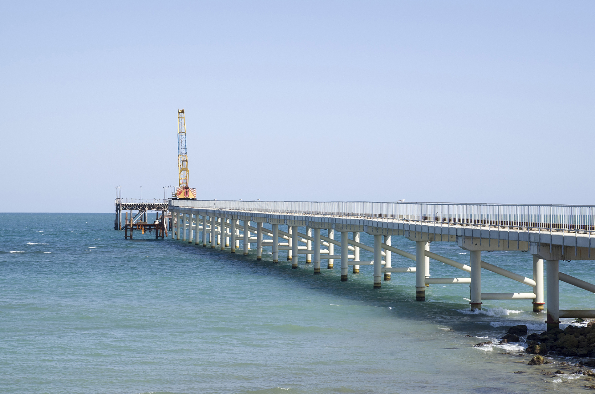 嬉行记# 北海铁山港大桥是一座充满传奇色彩的伟大工程,其由来可姿葺