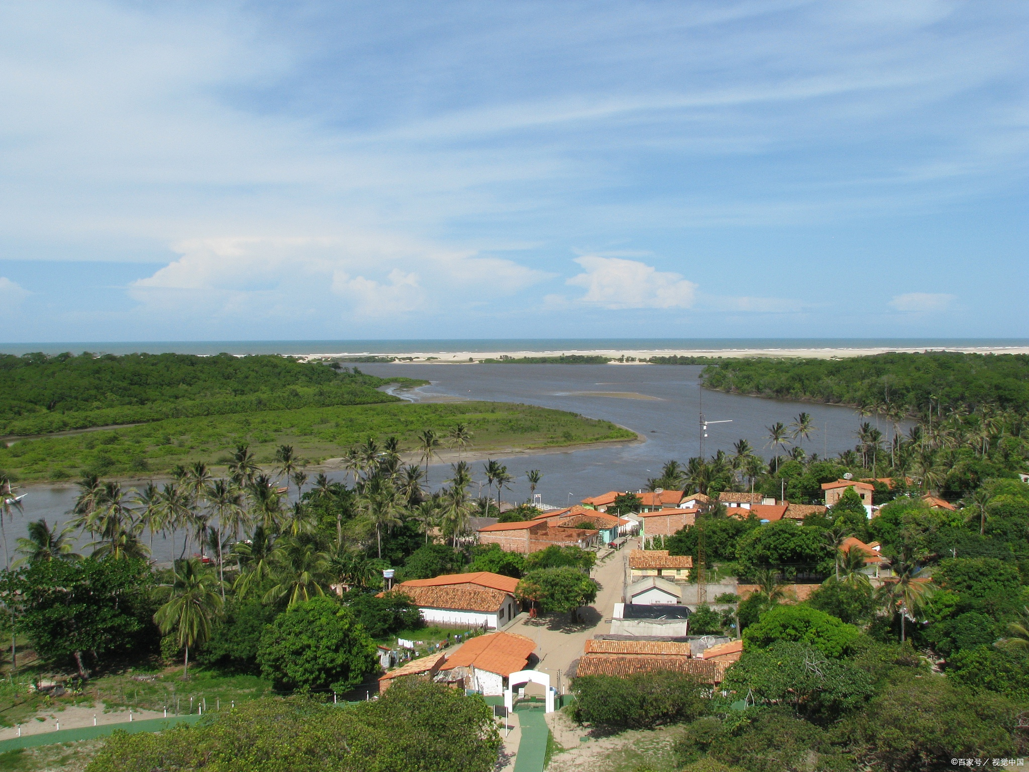 的姿态,静静地矗立在海拔1524米之上,总面积达71马来西亚彭亨州劳勿