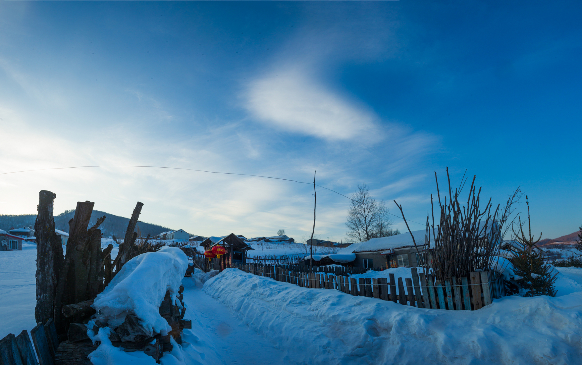 东北冬天的奇幻日常#   在中国的东北部,冬天的景色和日常生活的氛围
