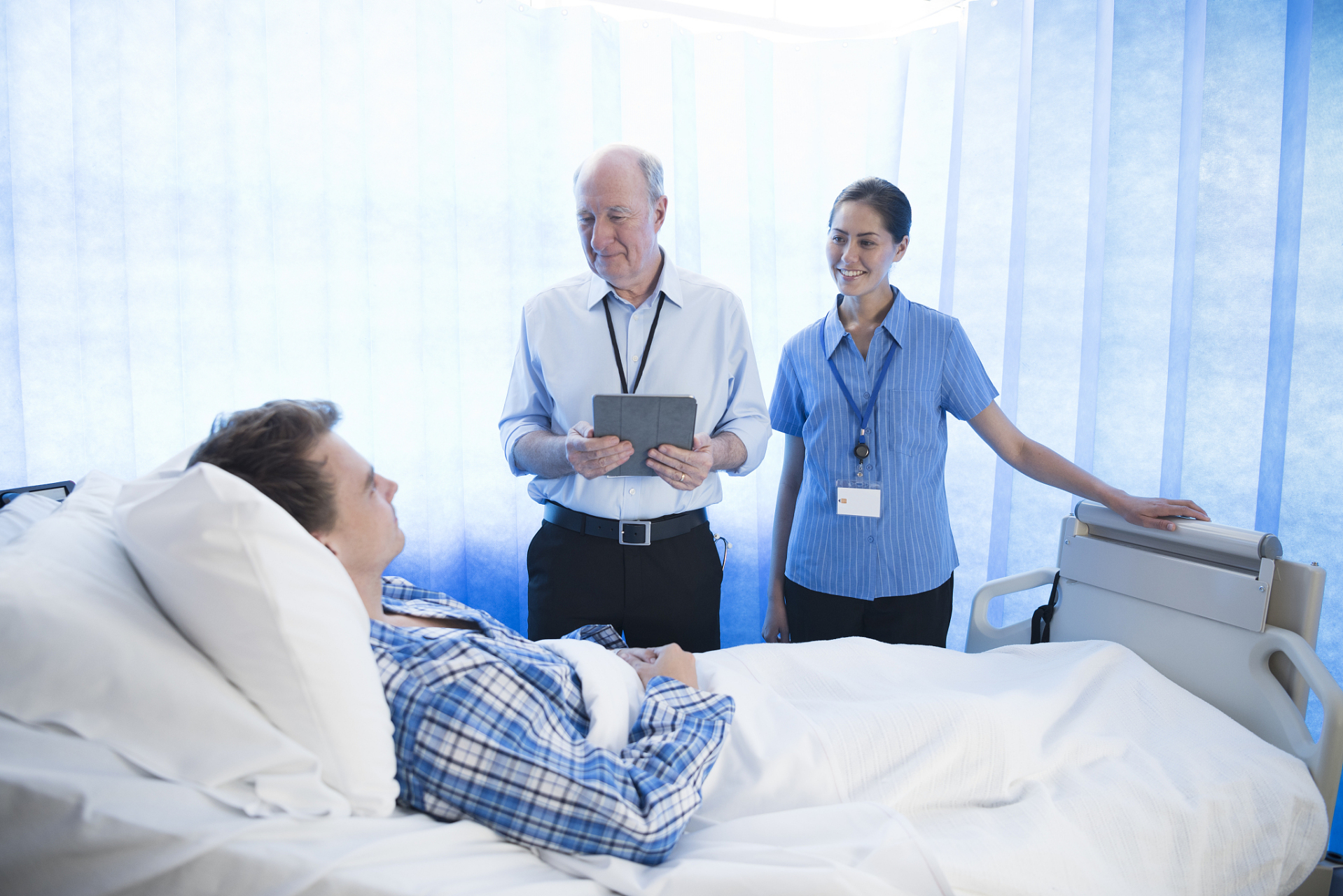 近日,广西来宾市一名女子在当地精神病院住院治疗期间因发病多次背い