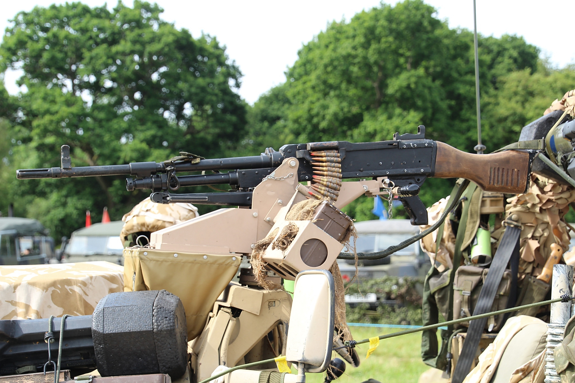 轻机枪# mg42通用机枪,二战时期德国工业实力的巅峰象征.