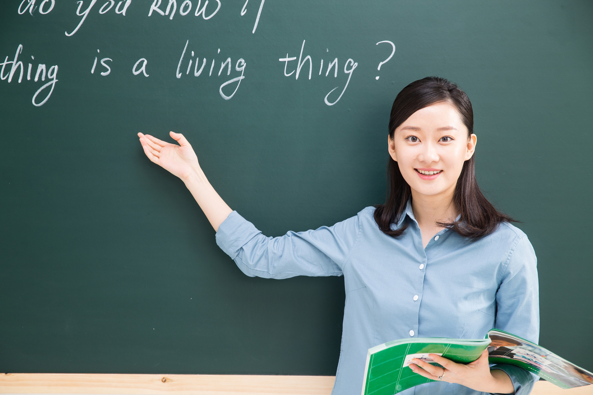 近日有报道称"资深教师:有学校已开始裁减英语老师"这一新闻也是让