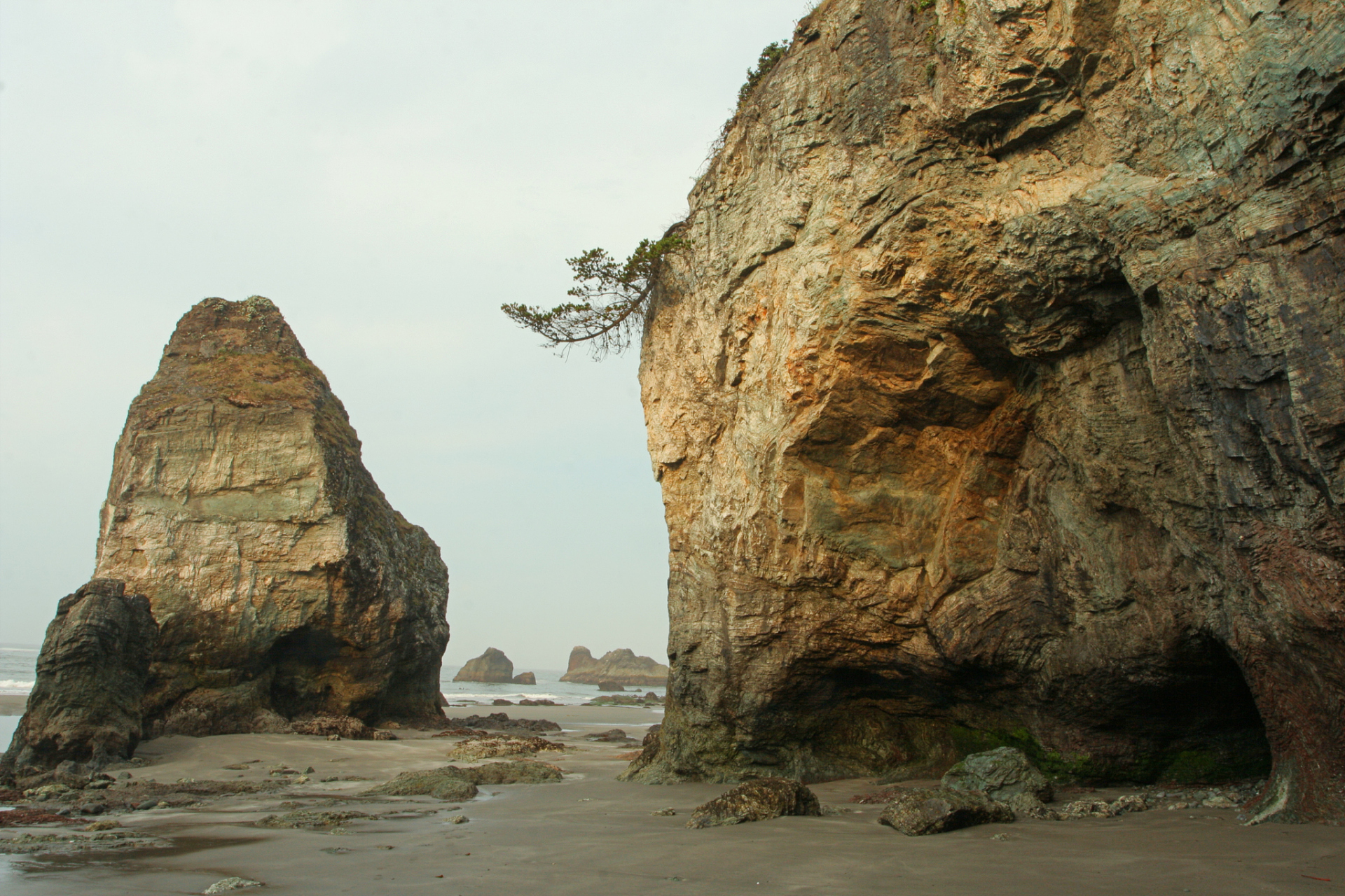 平潭最著名的自然景观石牌洋. 又称为"半洋石帆"和"双帆石".