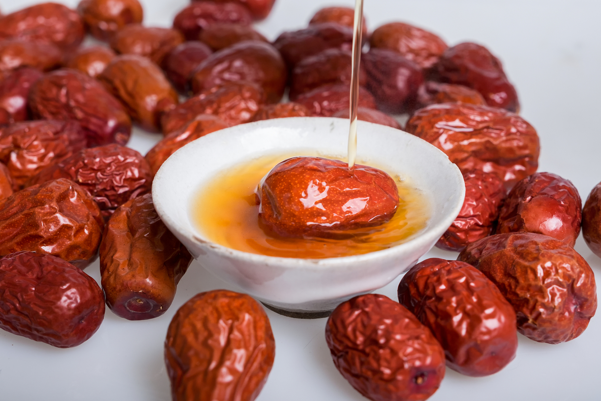 首先,水煮大枣能够提高人体免疫力.