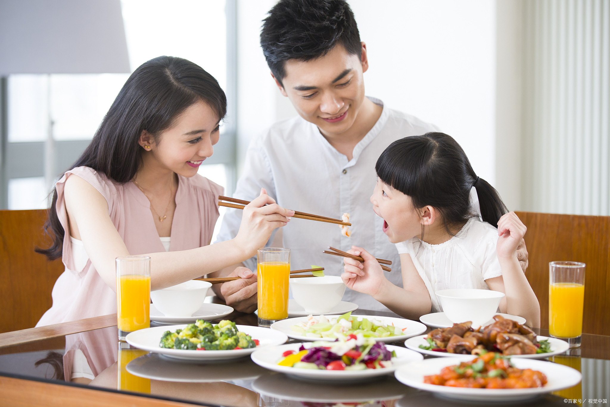 曾仕强女儿 全家图片