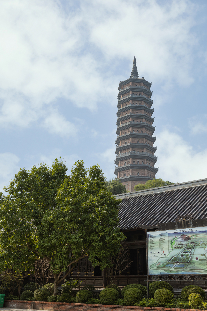 青塔寺塔位于锦州市义县,建于辽乾统三年(公元1103年),后于清乾隆三十