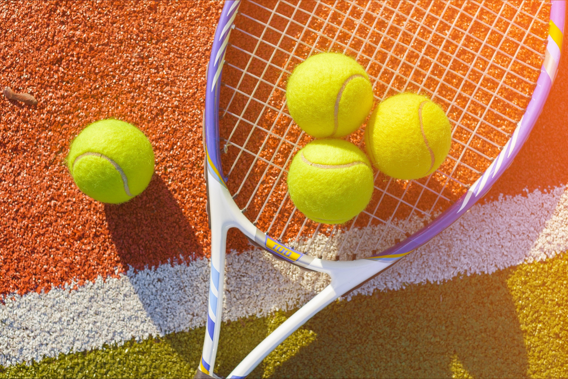 ai体育视野# 网球可以不落地接球吗  根据网球规则,一般情况下,网蝌