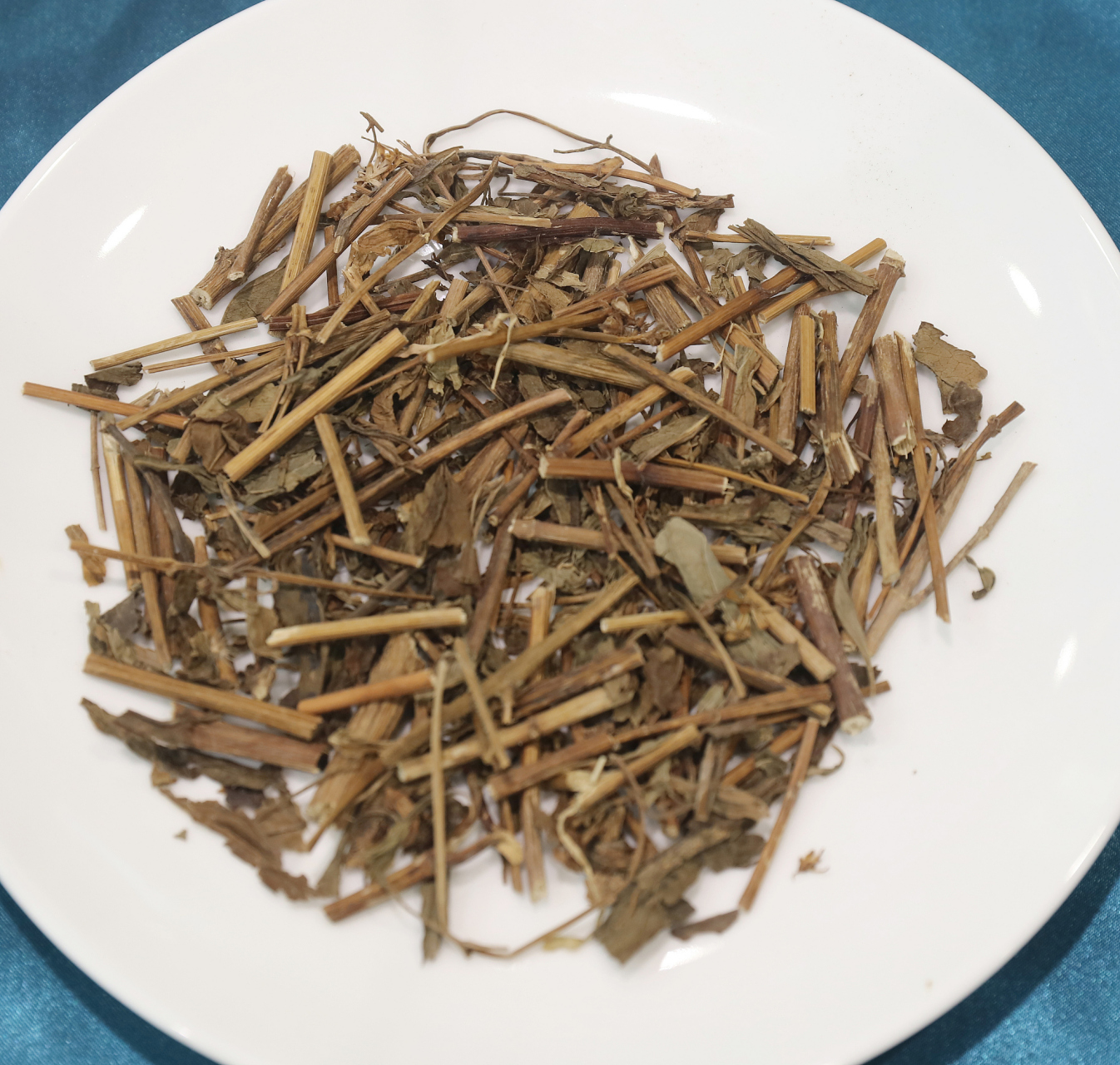 中药炙麻黄与煨白果主治小儿遗尿,补肾固涩,缩泉止遗(仅供参考)