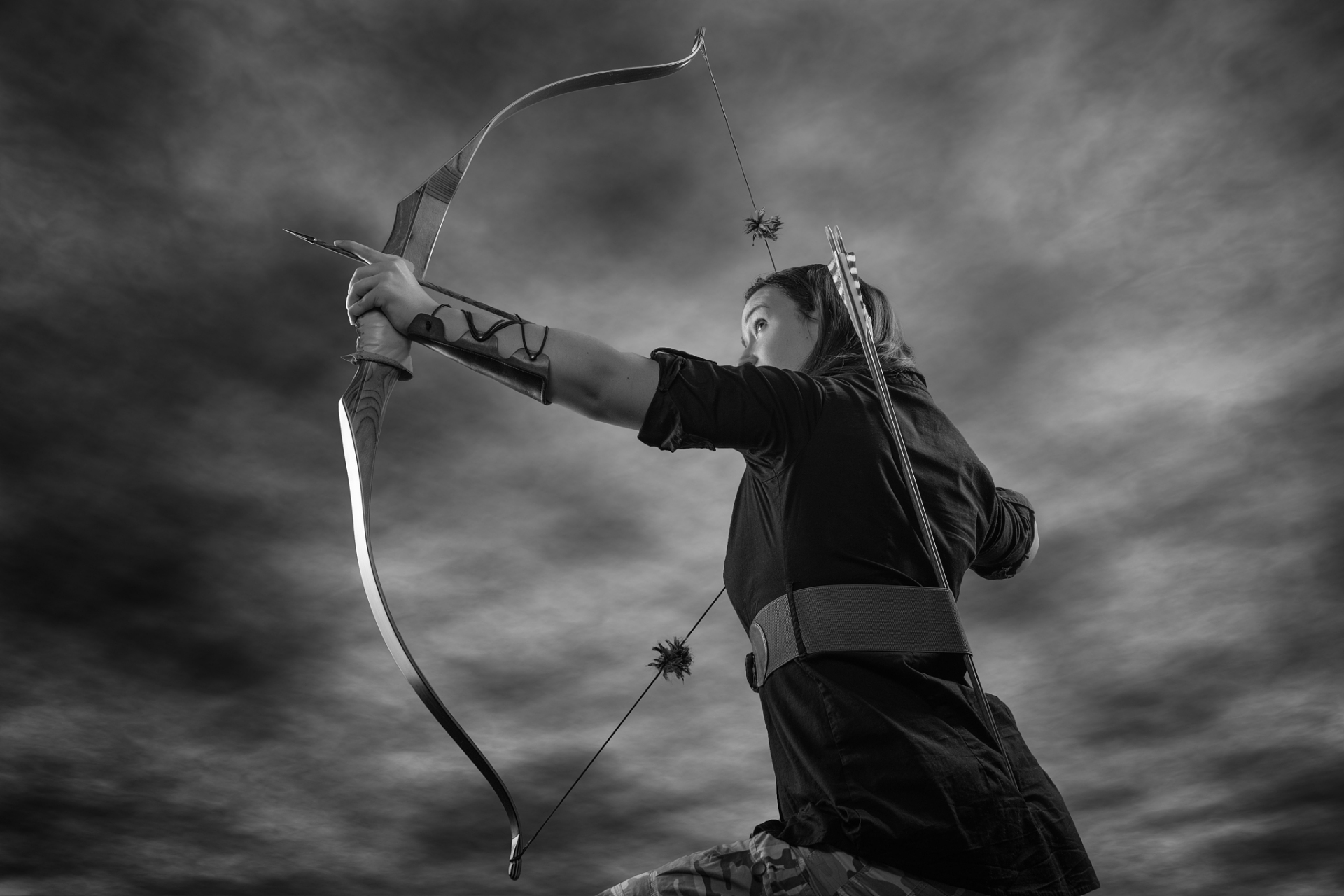 吃奶的劲都用出来了,出了一头汗,据说古代战场弓箭手都是80磅起步的