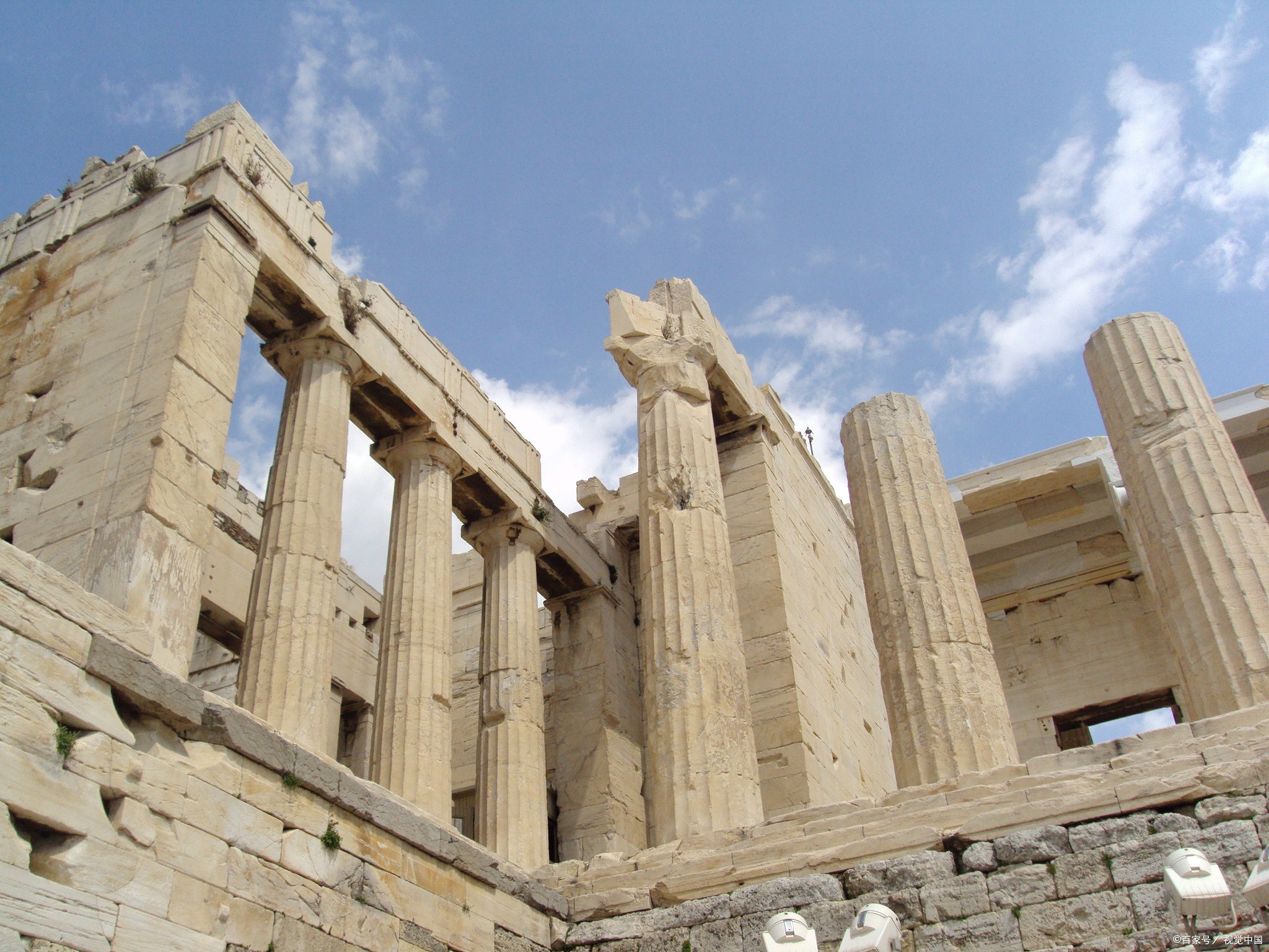 帕特农神庙,位于希腊雅典,是世界上最著名的古代建筑之一,也是古希腊
