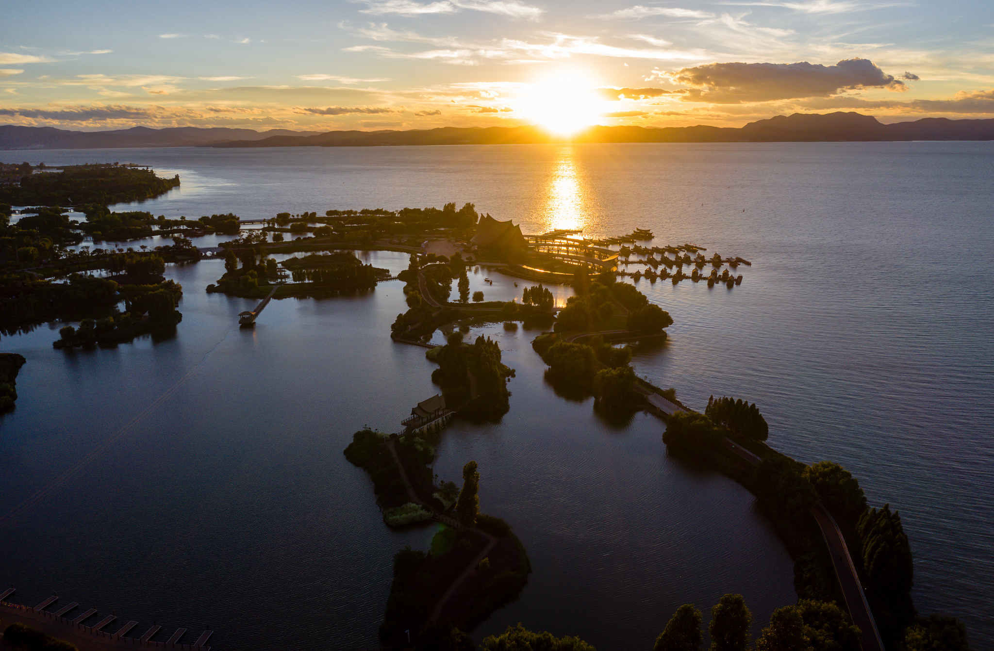 昆明的西山龙门 俯瞰滇池的美景