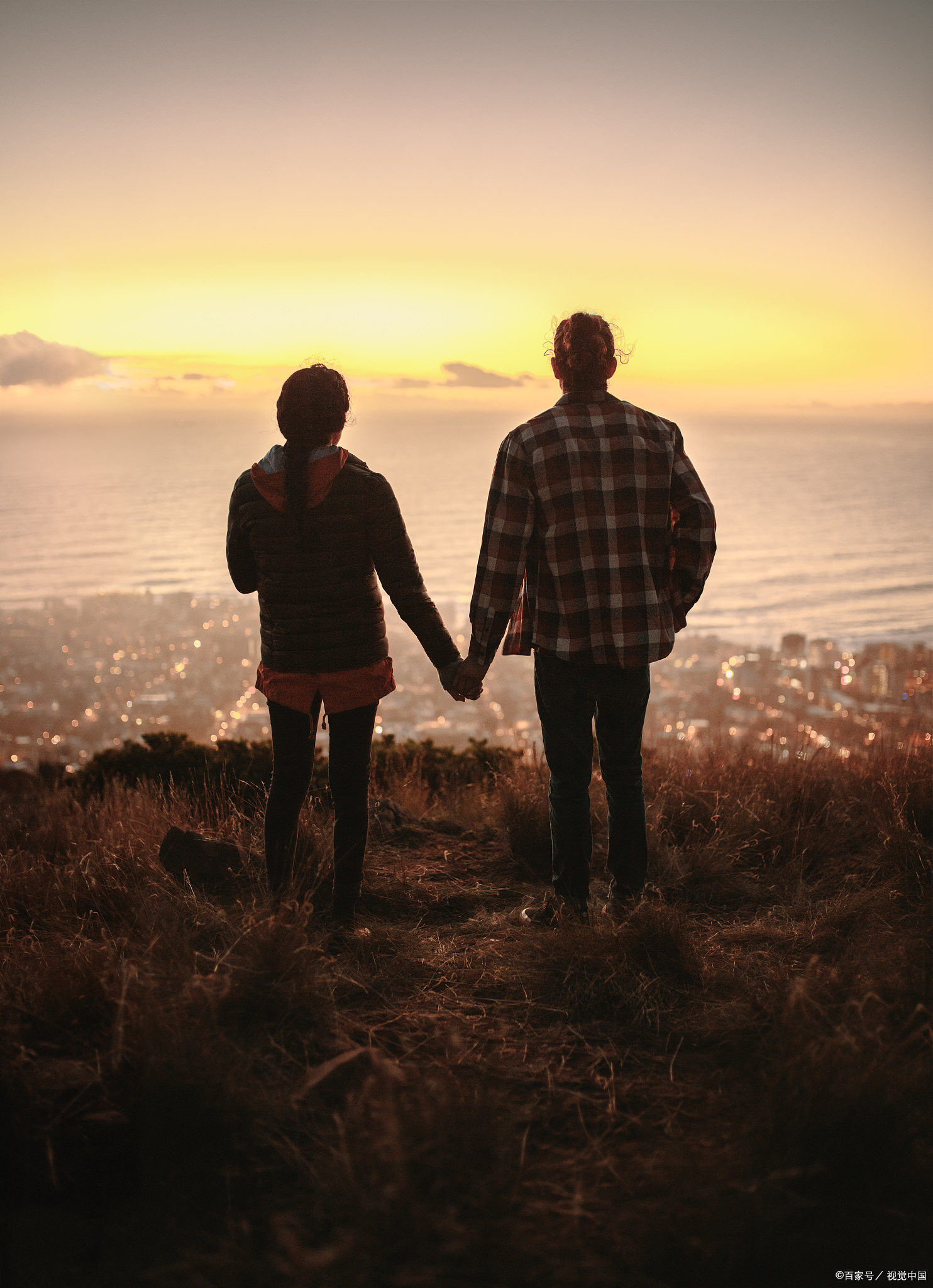 相爱中的两个人在一起,是为了互相增加能量,互相增值,而不是为了跟