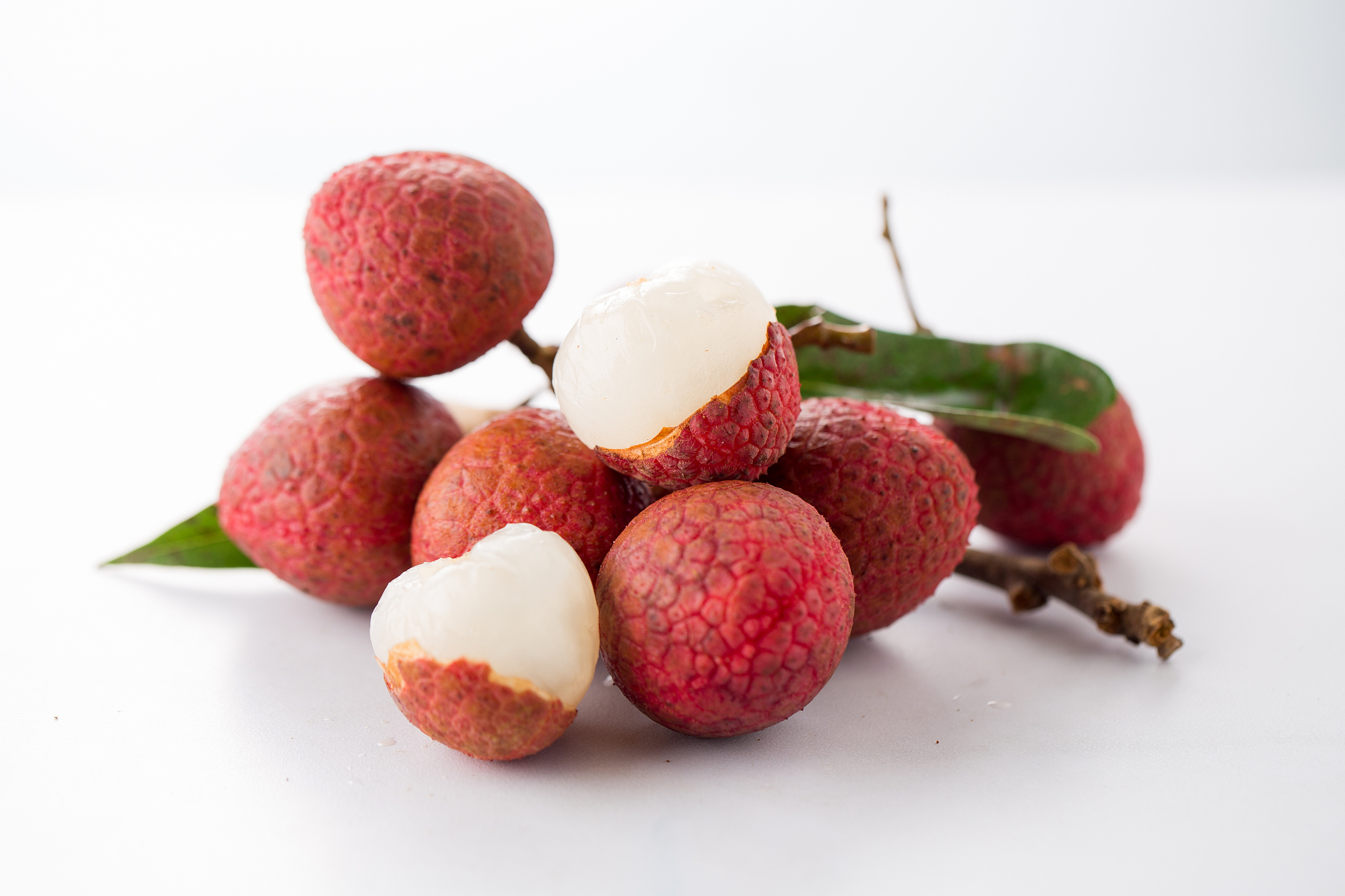 荔枝和桂圆都是华南地区的著名水果,属于无患子科植物,但品种不同