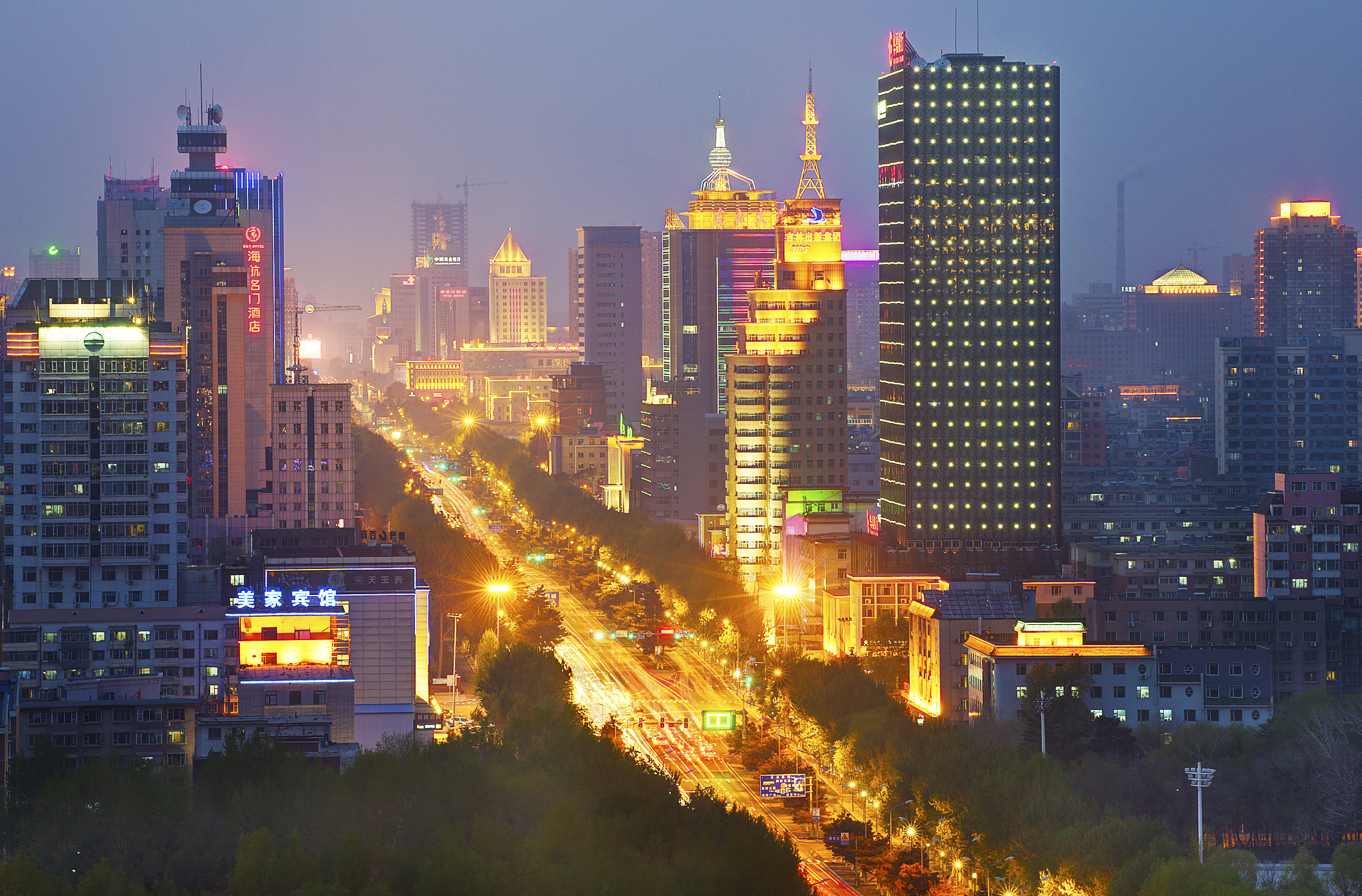 长春的夜景是否迷人,城市的灯光和景观如何展现?