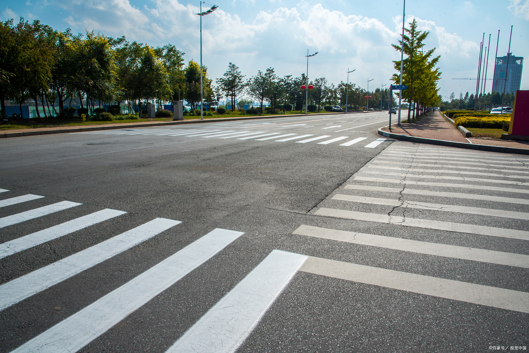 有些中考作文确实不好写,题目《下一个路口》,范文很精彩