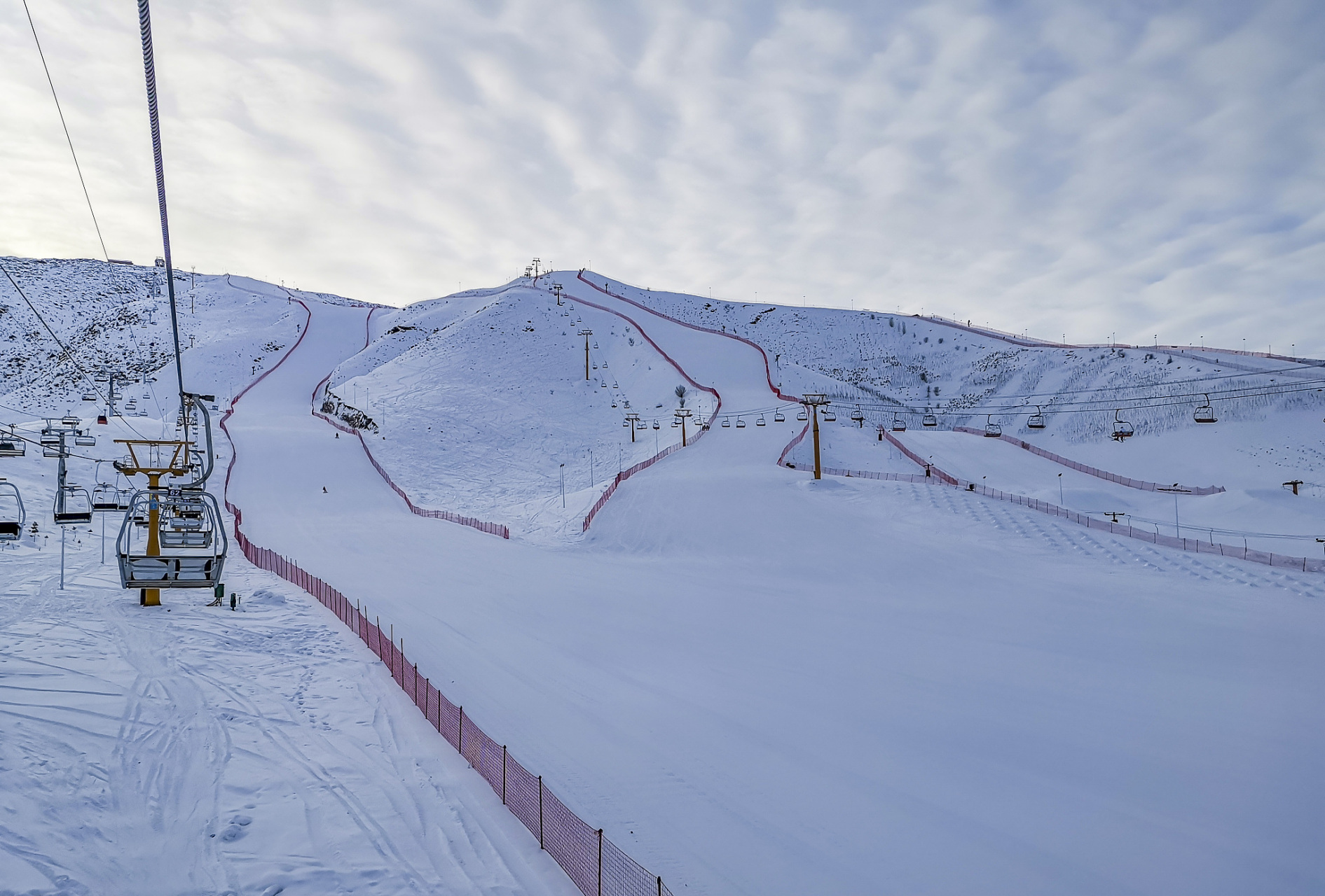 奇遇那拉提#新疆那拉提国际滑雪场被誉为是亚洲最好的滑雪场之一
