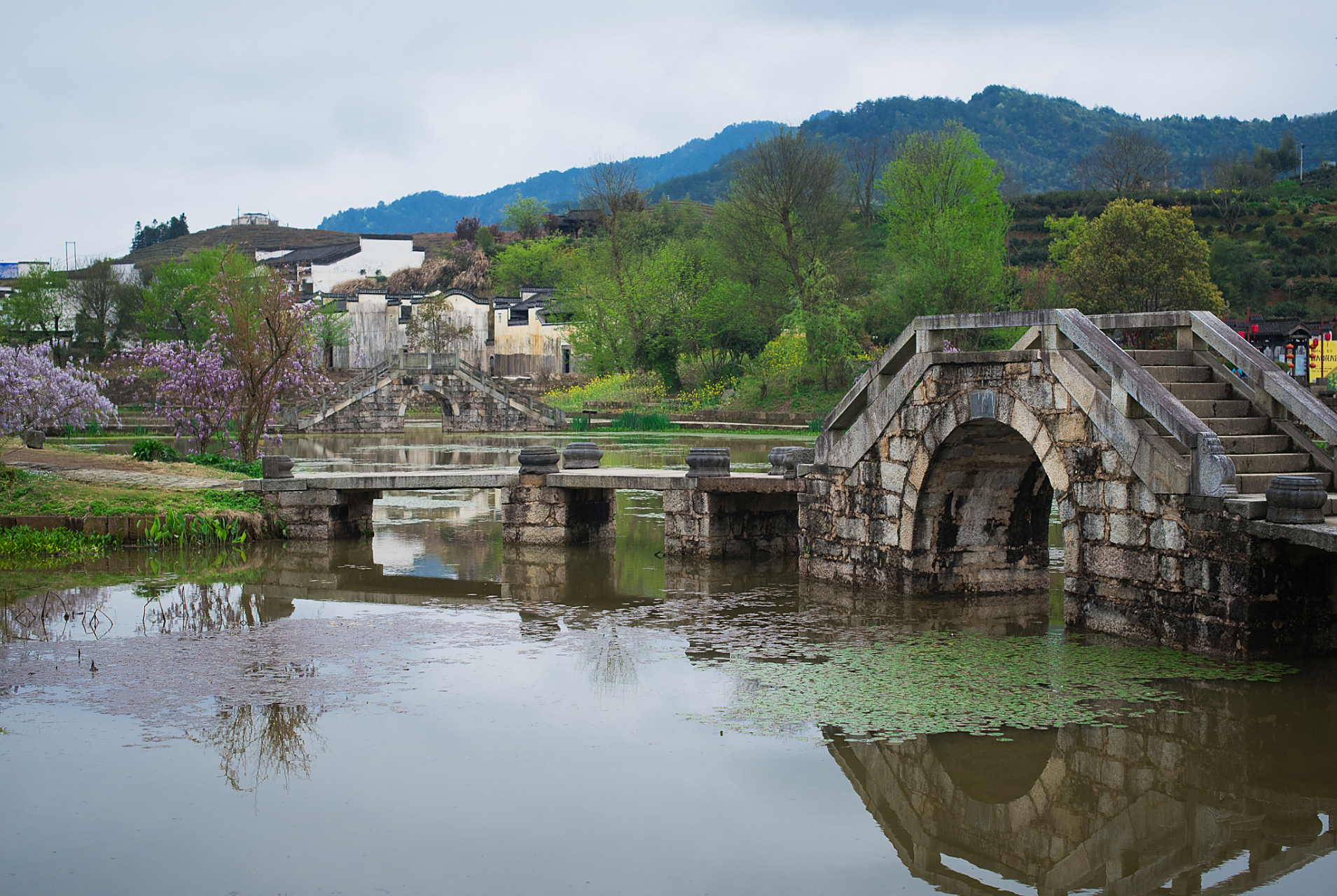 安徽省,简称皖,得名于"安庆府"与"徽州府"之首字.